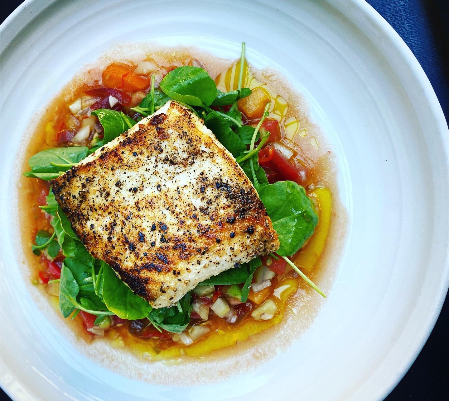 🐠🍅🌿🍋🥒
.
East coast halibut with heirloom tomato-lemon cucumber salsa, baby watercress
.
Super fresh, super local, super delish
.
#seafood #fresh #fish #local #localbusiness #eastcoast #delicious