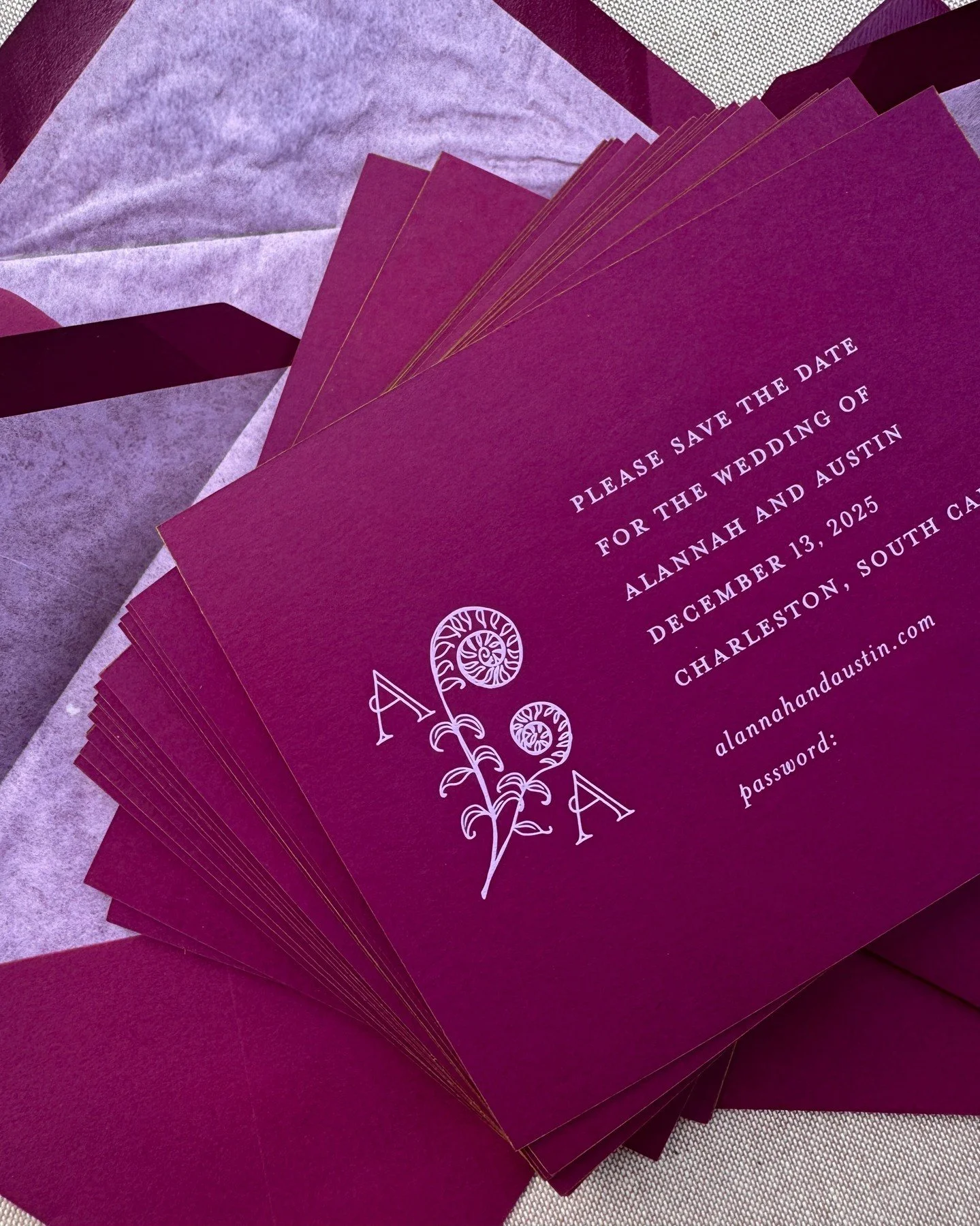 Lilac engraving, orchid paper and moss edges. 💕 @elisavetevents

#invitations #engraving #savethedates #savethedate #weddinginspo #weddingpaper #weddinginspiration #weddingdetails #weddinginvitations