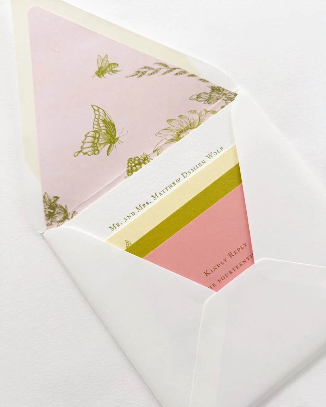 Spring is near! 🐝 Lucile &amp; Joey 🦋 

@elliseventdesign
#invitations #weddinginvitations #luxuryweddings #luxuryinvitations #letterpress #springwedding #letterpressinvitations