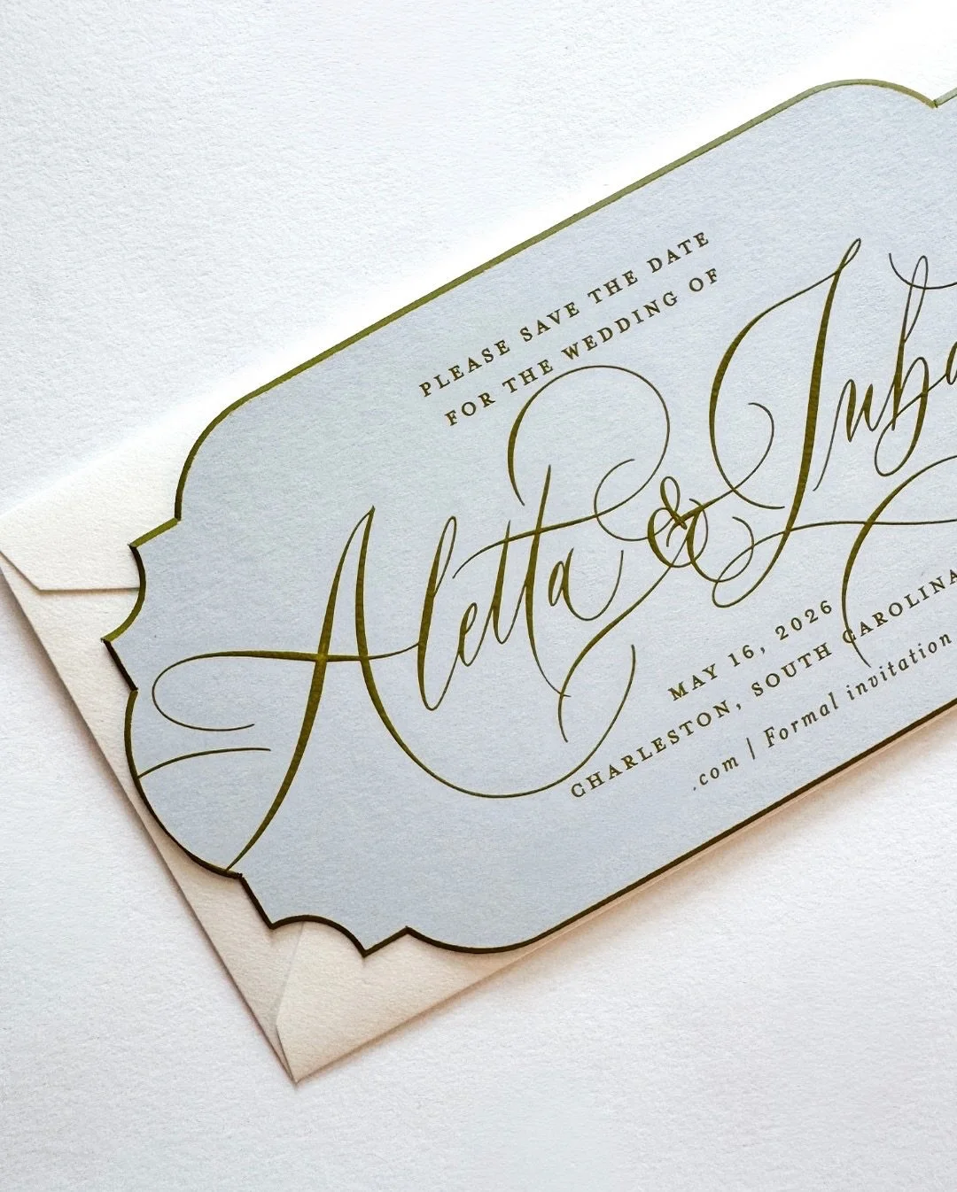 Chef&rsquo;s kiss 😘🤌🏻

Design @bygeorgepress
Printing @arzbergerstationers
Calligraphy @rachelfisher_calligraphy
Planning @elliseventdesign 

#savethedate #savethedates #invitations #weddinginvitations #weddingpaper #stationery #weddingstationery 