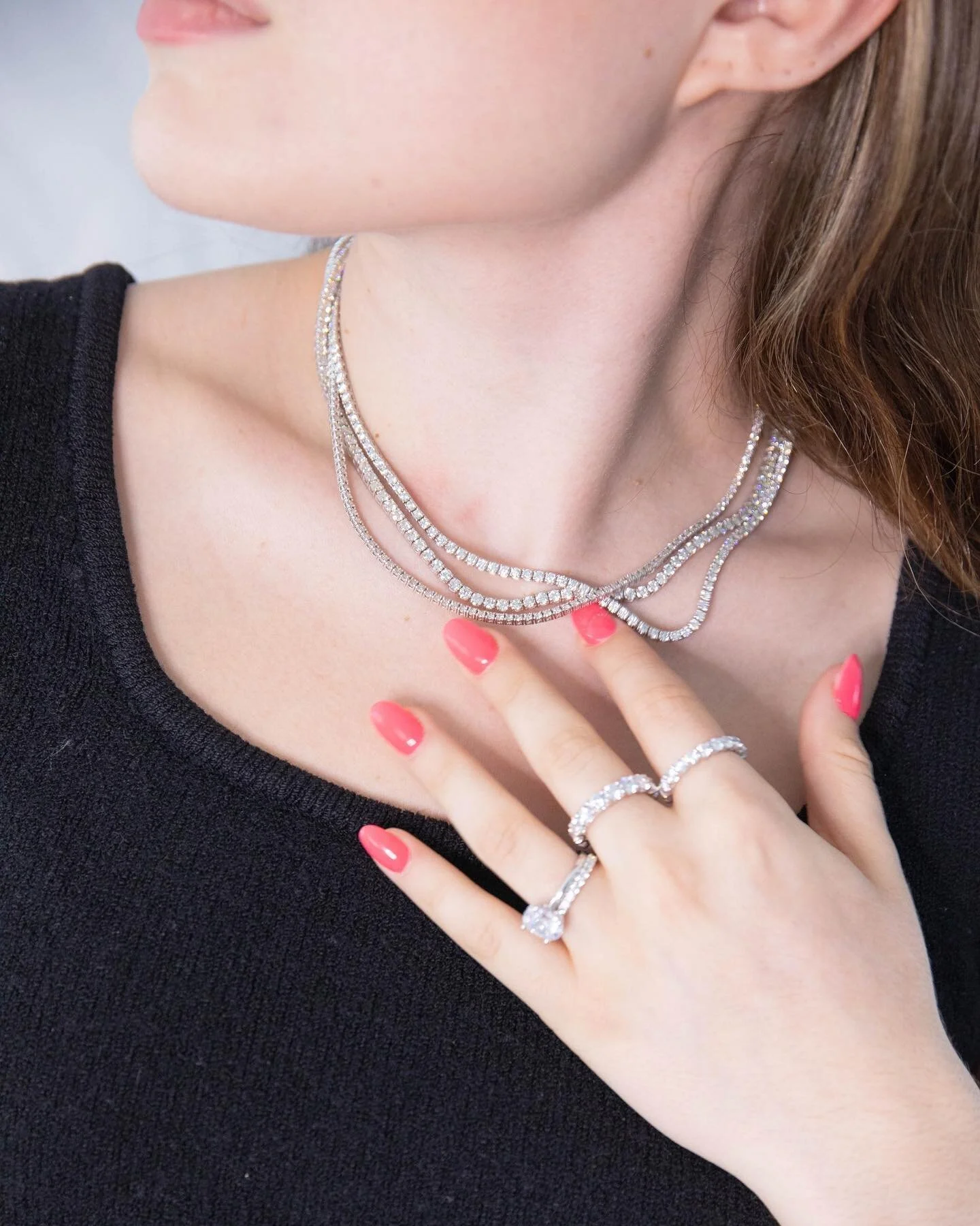 When it comes to managing a client's social media, we often hear that the most difficult part is coming up with new & captivating captions. Thanks to our caption queen, Nat, she is giving you three tips for writing a memorable caption:
✨ Know