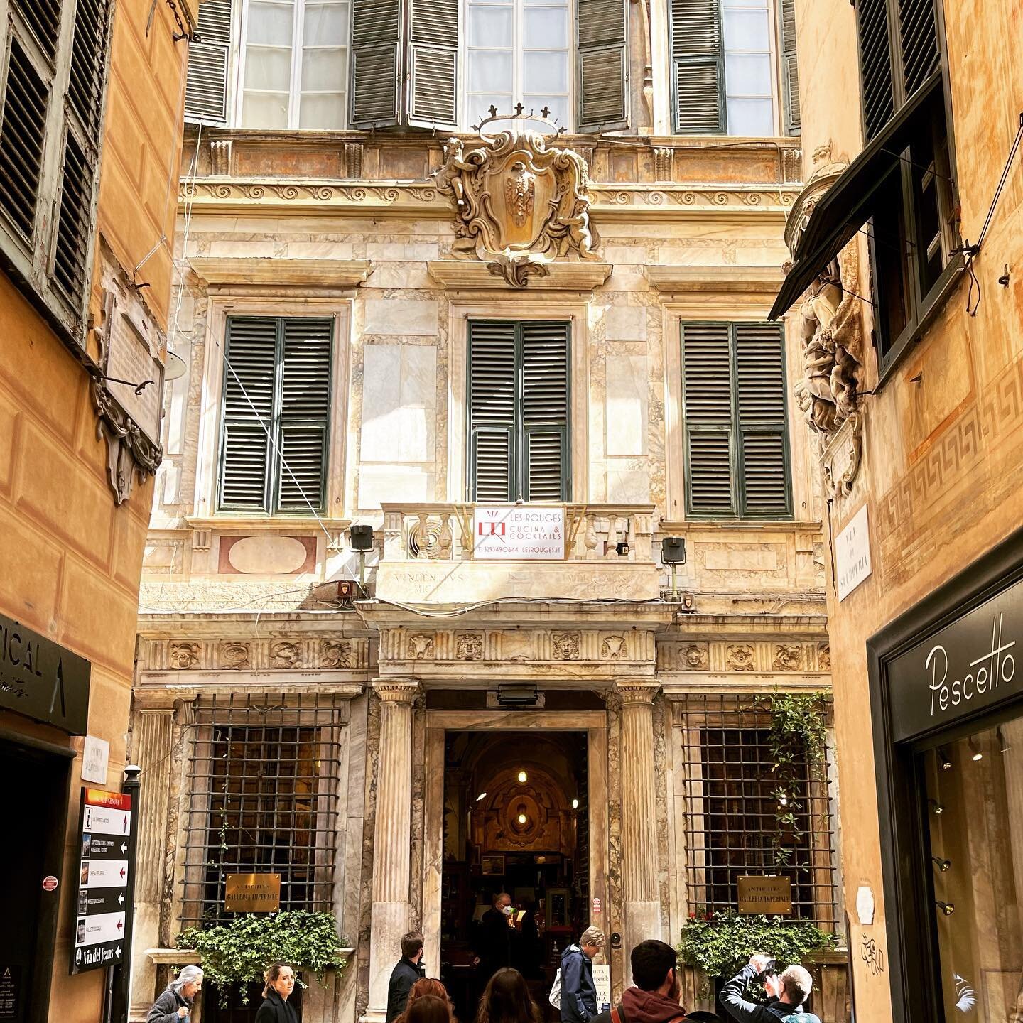 That kind of delight you feel wandering through the caruggi and the historic streets of old Genoa - just don&rsquo;t forget to look up ✨✨

.
.
.
.

.
#worldplaces #genovamorethanthis #genoaitaly #italytravel #travelbook #liguria #ligurian_places #lig