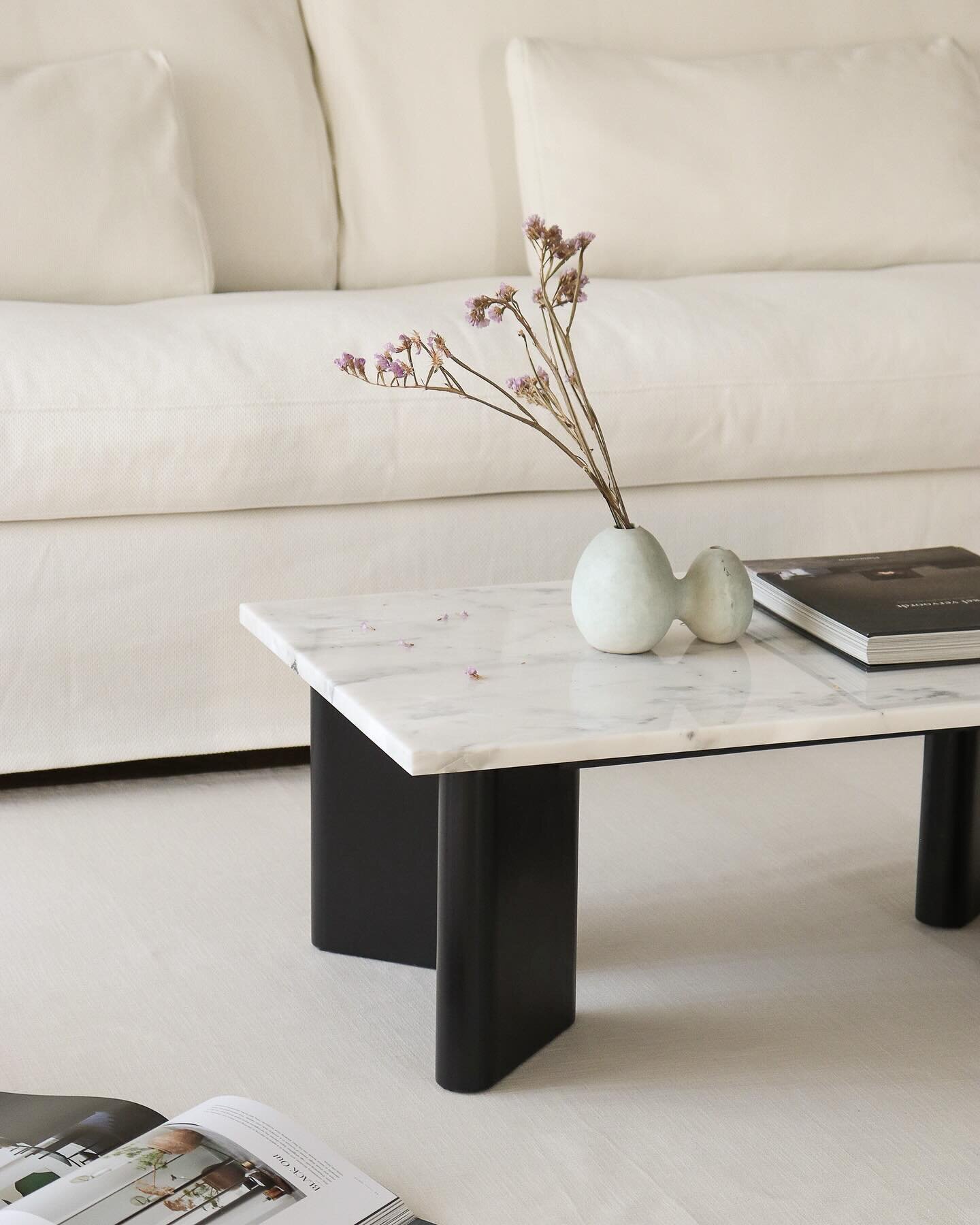 Timeless addition to any space, our Kingston coffee table brings with it understated elegance of unique marble top and contrasting woodden legs.