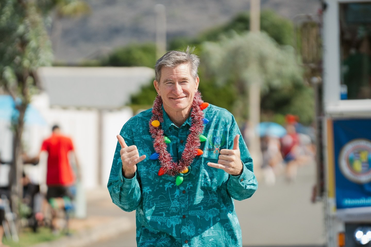 Swipe through for some of my favorite moments from the Hawaiʻi Kai Holiday Parade! 🎄✨ From the keiki smiles to the spirited walkers, this day had no shortage of holiday cheer. So grateful for our community coming together in such a special way. Maha