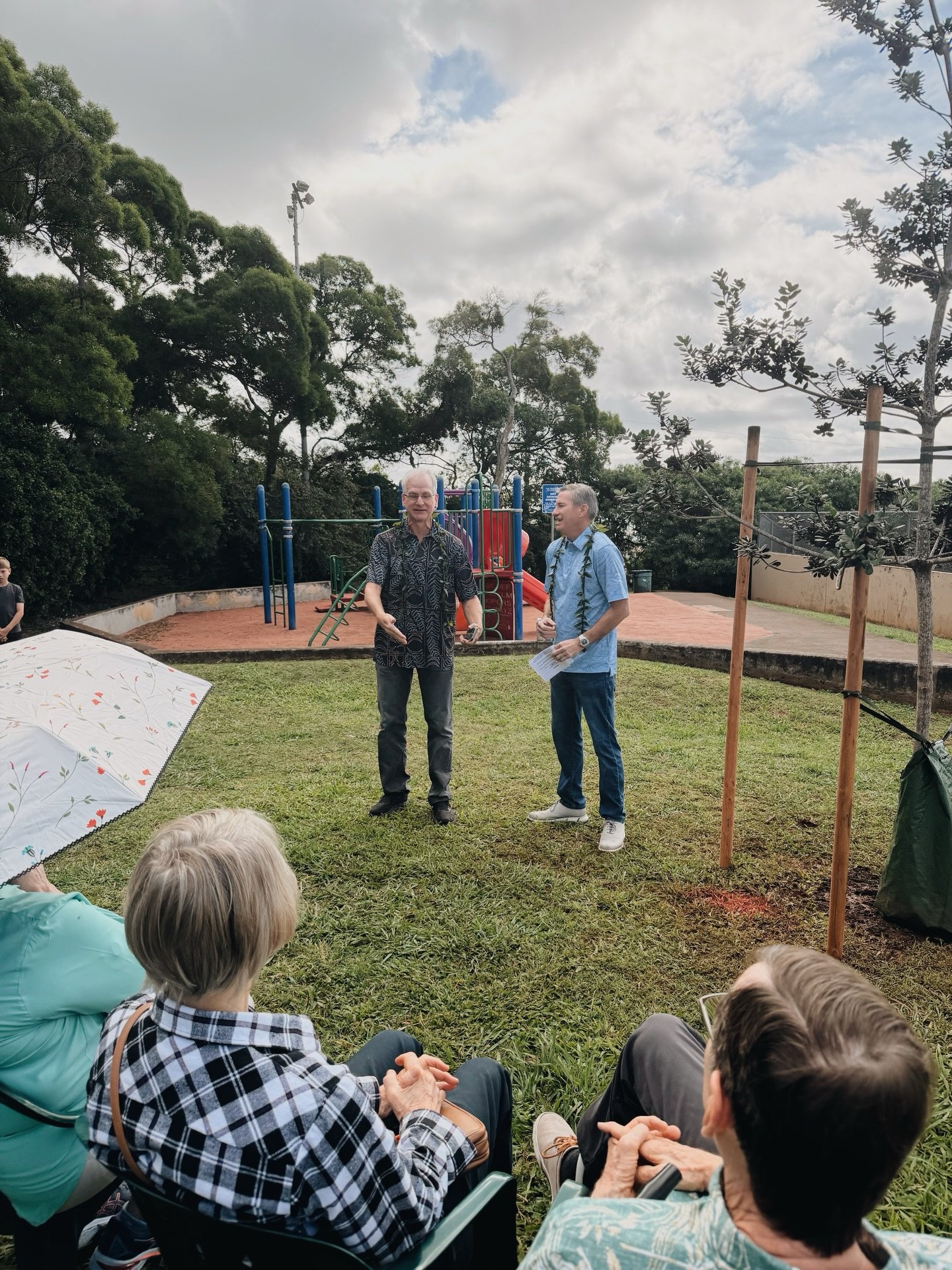 This morning, @treesforhonolulu held a special tree blessing event at Maunalani Park in honor of the late Tom Dinell, founder and president emeritus of Trees for Honolulu&rsquo;s Future. The community had the opportunity to water the trees as a way o
