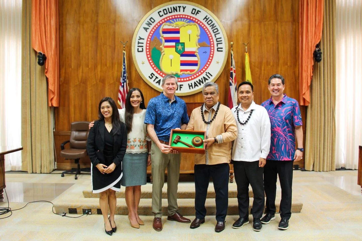 Mahalo Mayor Eugene Rapanut of Santa Catalina, Ilocos Sur in the Philippines and his delegation, along with Consul General Armon Talbo and Deputy Consul General Pamela Durian-Bailon, for the courtesy visit to Honolulu Hale.

It was a pleasure to conn