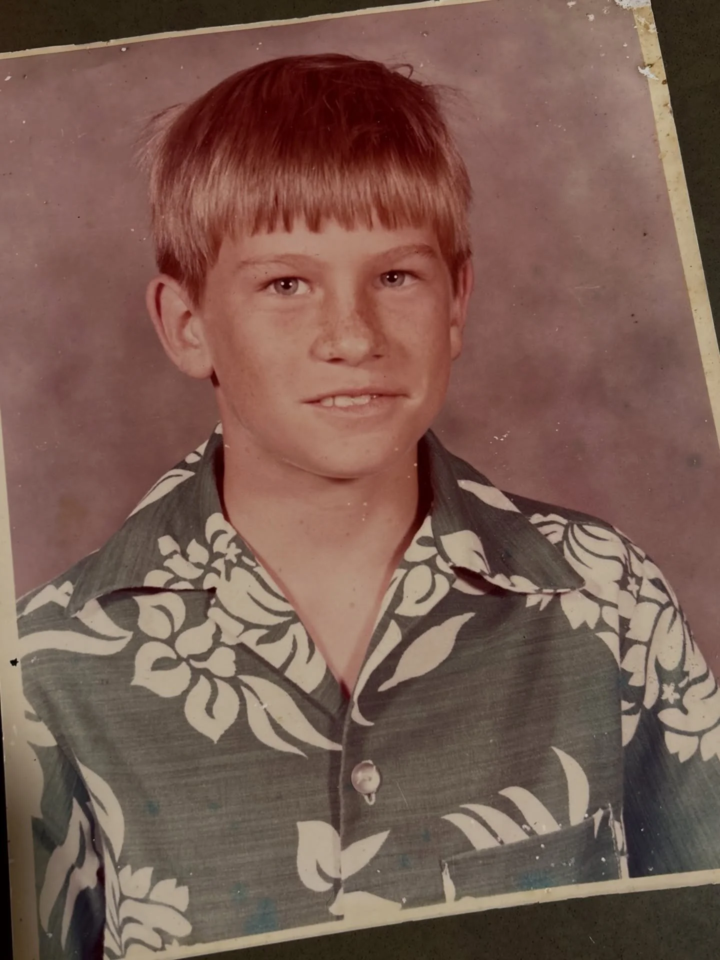 #FlashbackFriday to 2nd grade Pūʻōhala Elementary &mdash; the hanabata days of bowl cuts, aloha shirts, and not a care in the world. Some things have changed over the years&hellip; thankfully, the haircut is one of them. 😄🤙

Before becoming a publi