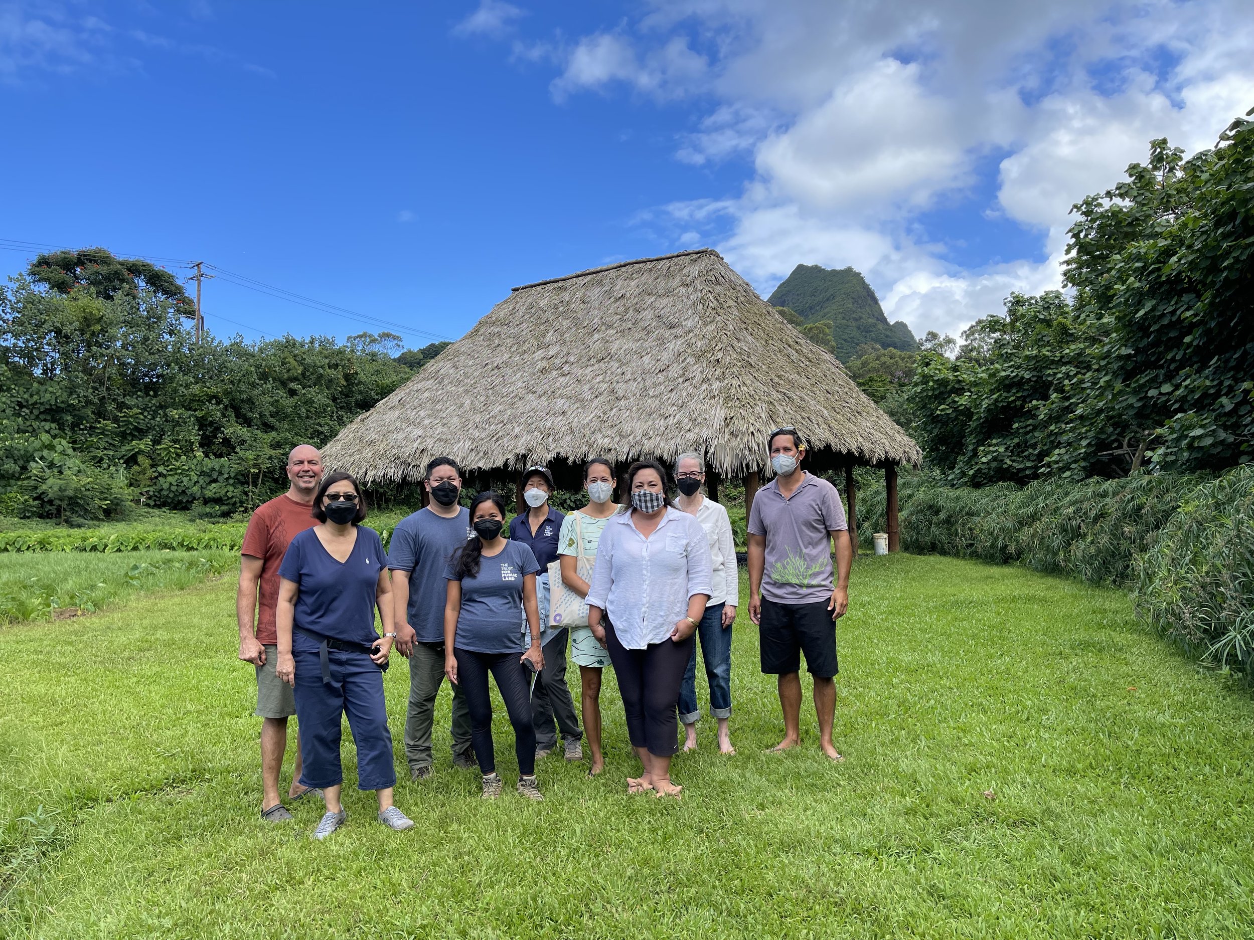 Hookuaaina_Reyna Ramolete.jpg