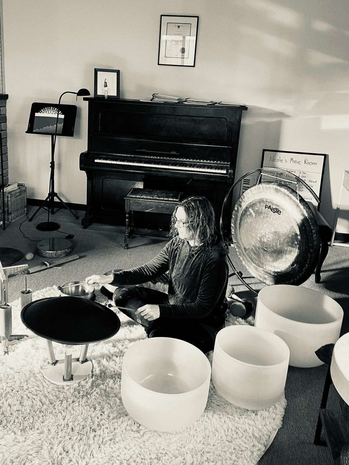 Home is where I love to run my sound sessions these days&hellip; 

If you want to receive nurturing sounds or learn how to give them to others I&rsquo;m here when you&rsquo;re ready 🙏🏻 🎶 💓

#soundmentoring #soundhealing #soundhealingjourney #soun