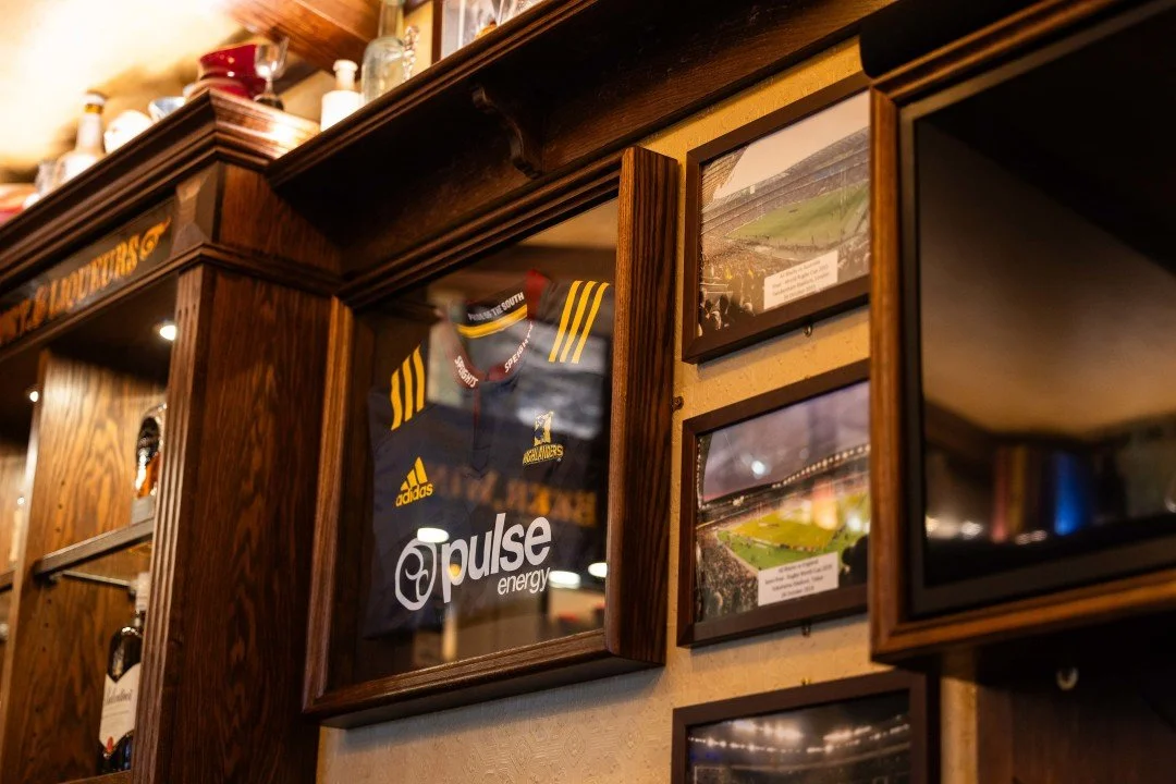 A battle of the rugby jerseys.
What team colours would find pride of place in your Little Pub?
#MyLittlePub #NZMade, #KiwiBackyard #BackyardGoalsNZ #NZHomeRenovation #BackyardBar
