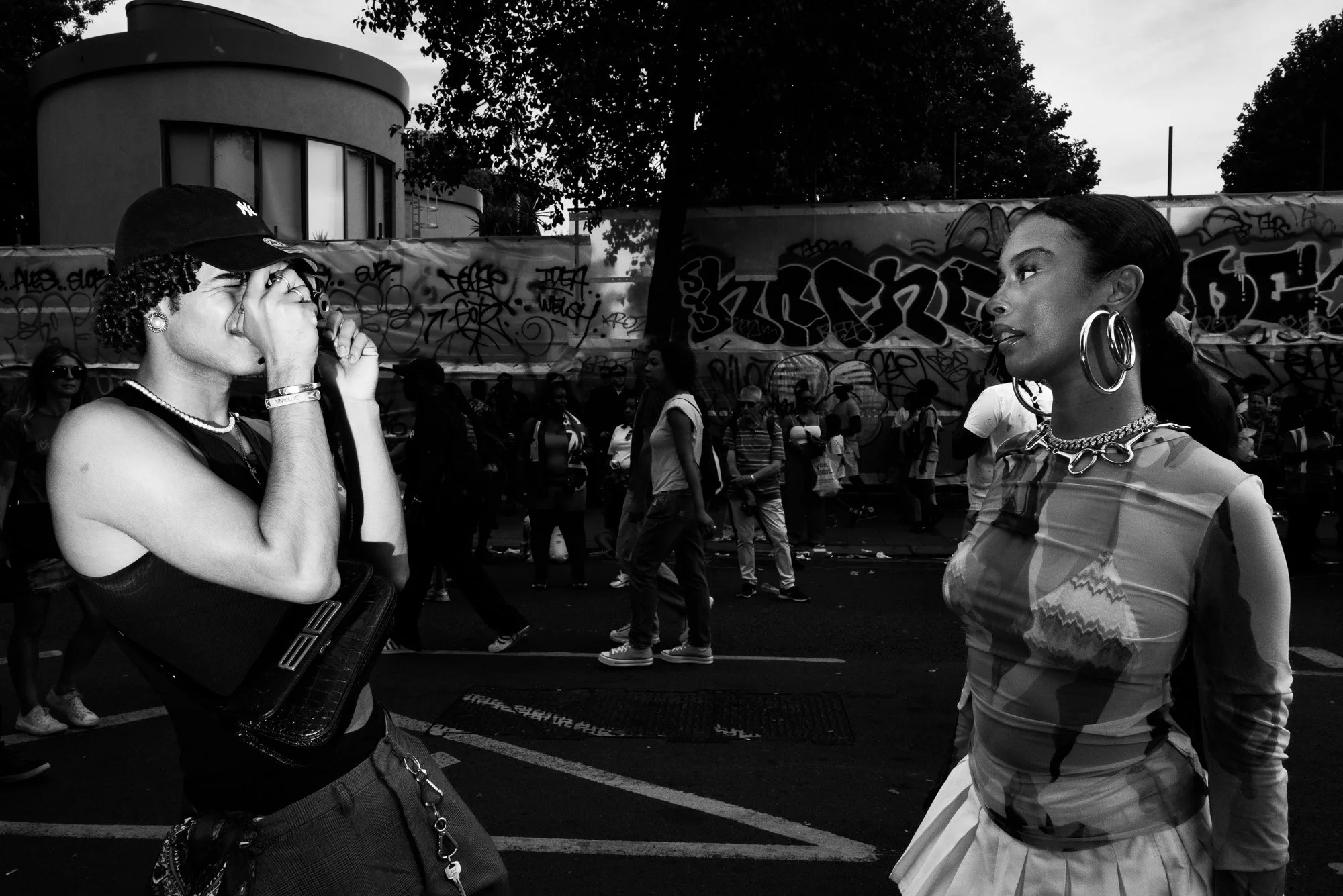 Street-Photography-London-Notting-Hill-Carnival-Leica-Q2-Monochrom-00027.jpg