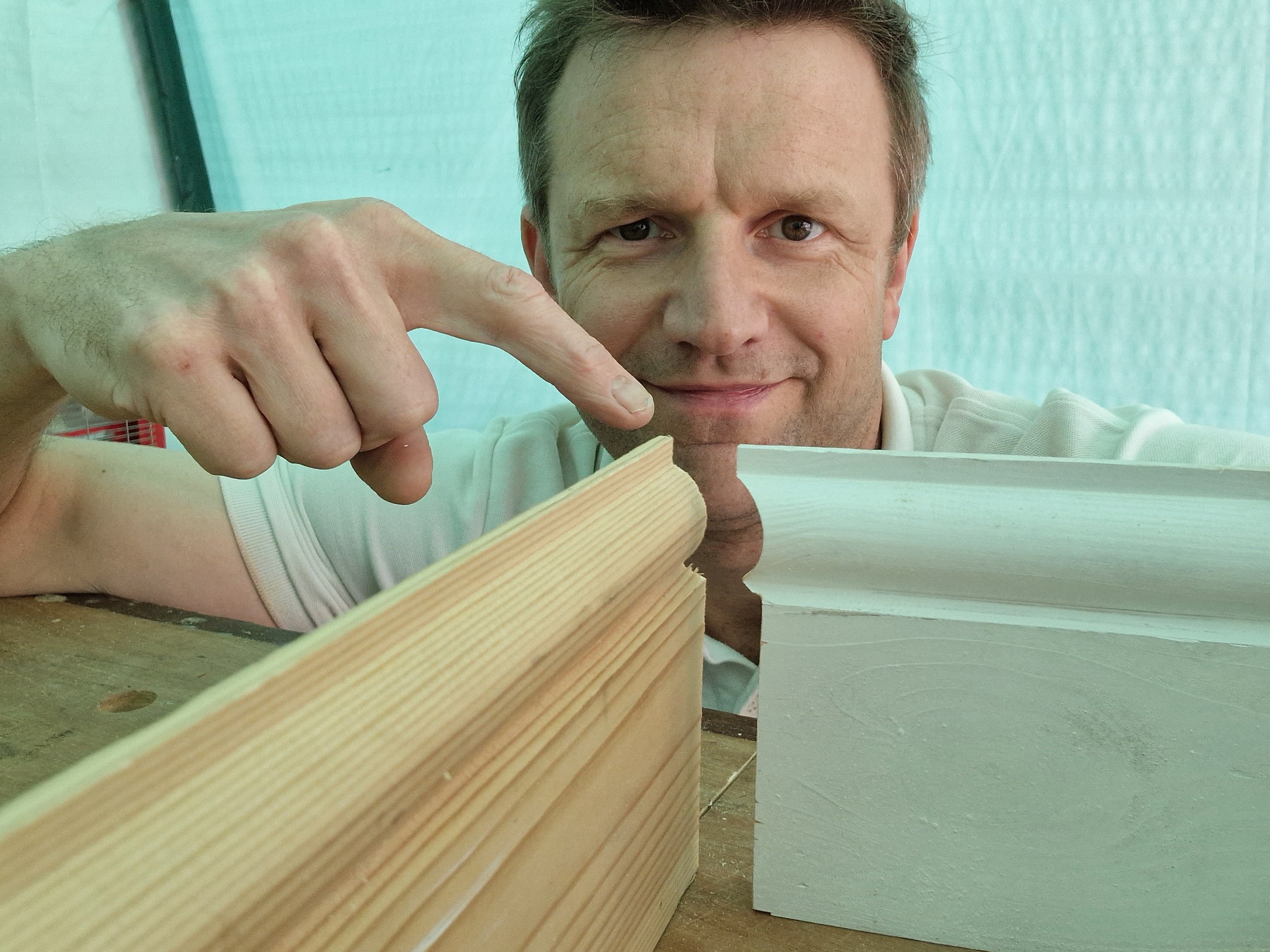 SCRIBING INTERNAL CORNERS ON SKIRTING BOARDS/ BASEBOARDS