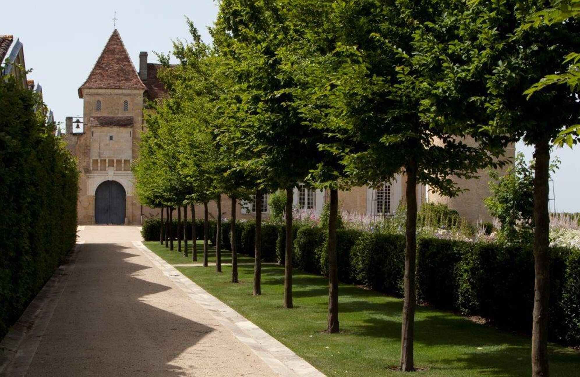 Entrance to Château d’Yquem. © Gérard Uferas