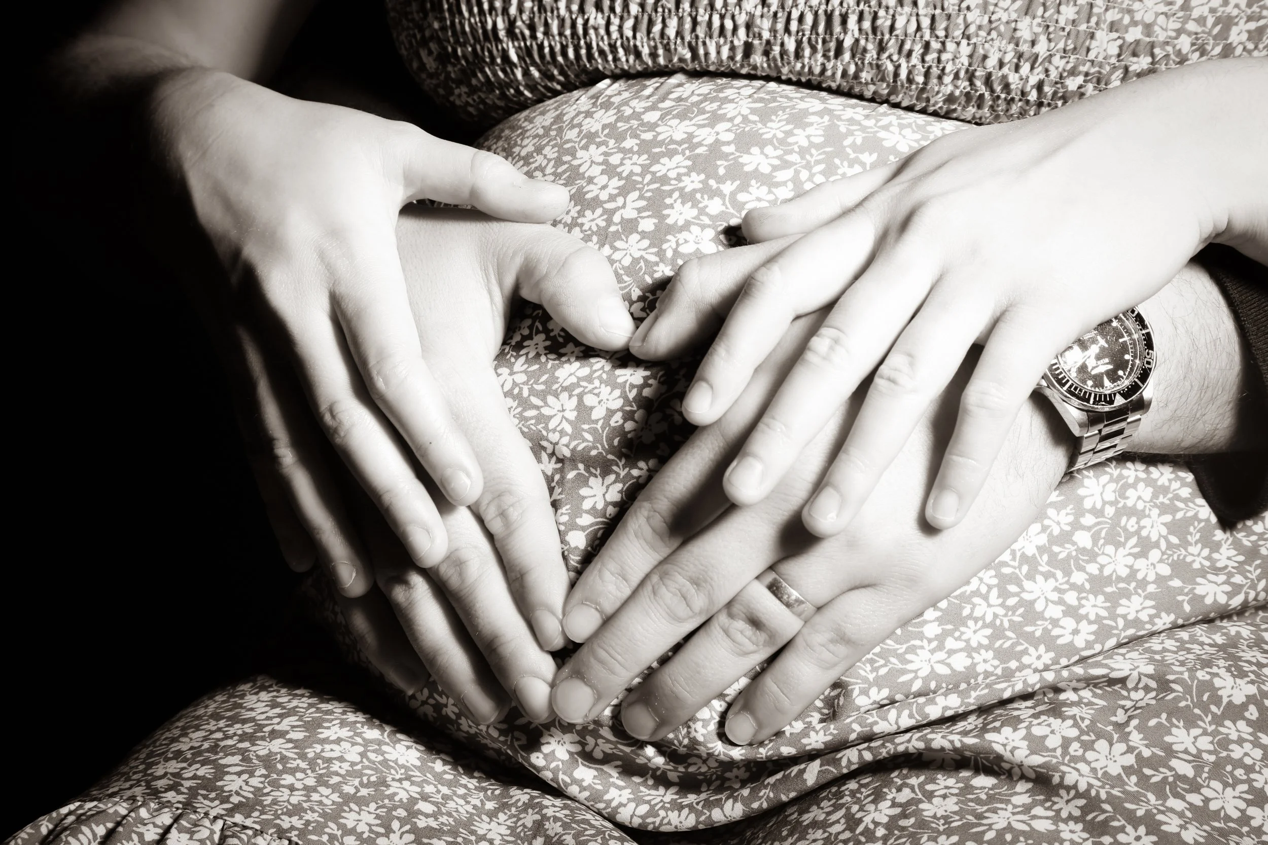 bump maternity pregnancy photo shoot photoshoot Cardiff studio.jpg