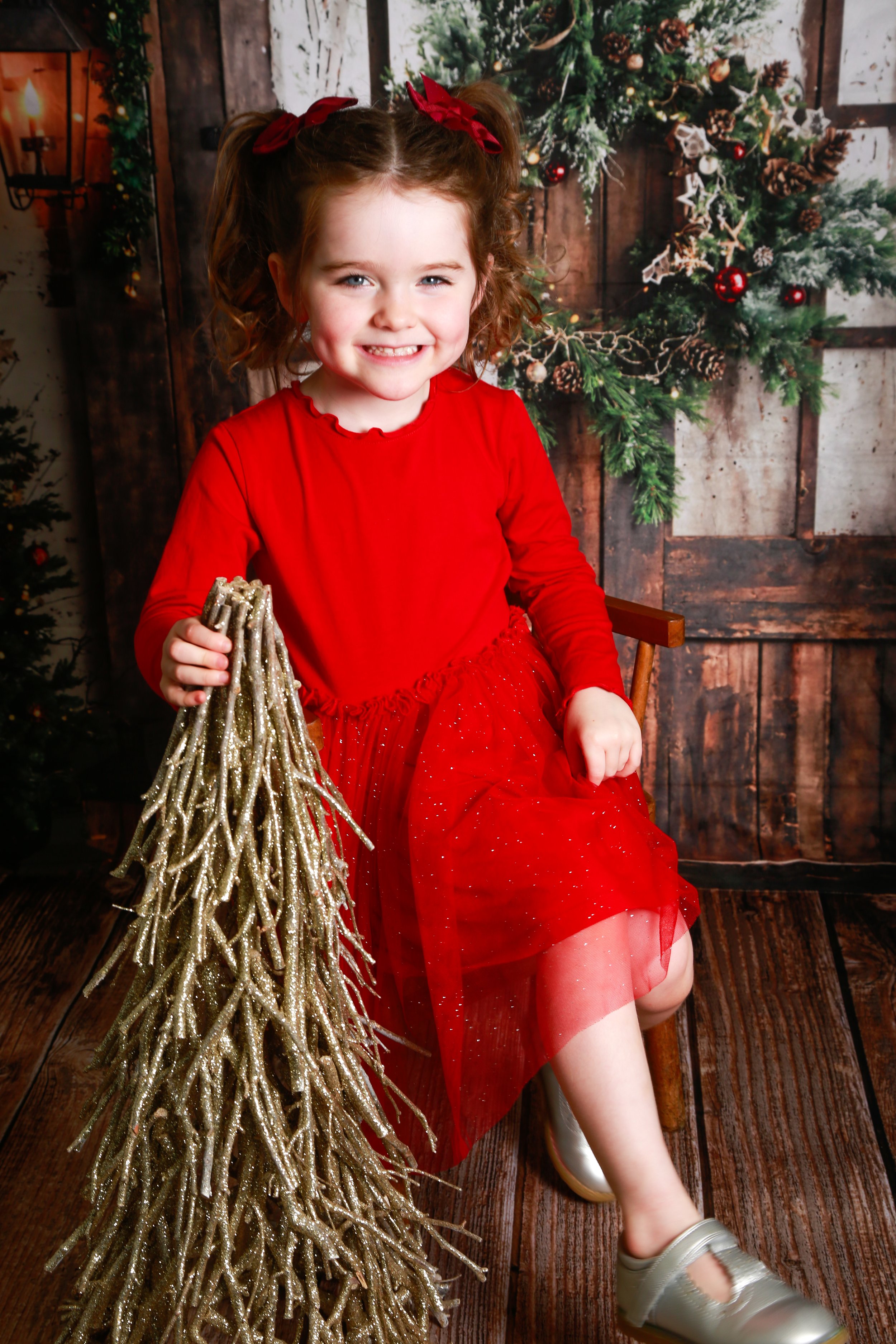 Christmas xmas festive backdrops photo shoot photoshoot portrait Balance Photography Studio Cardiff.jpg