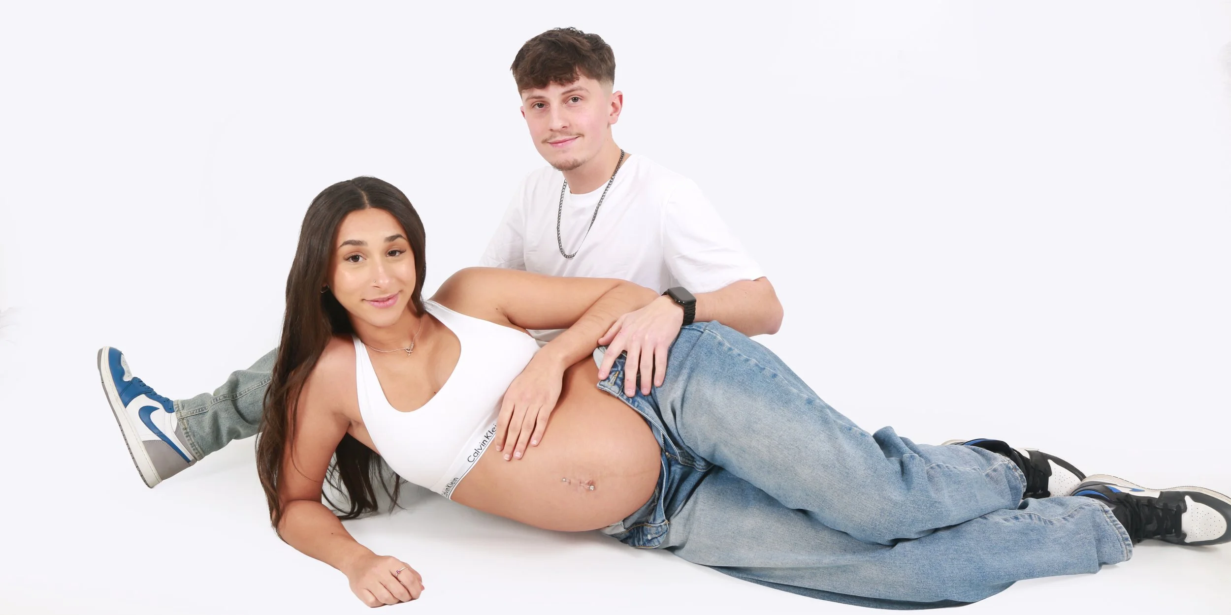 bump maternity pregnancy photo shoot photoshoot Cardiff studio.jpg