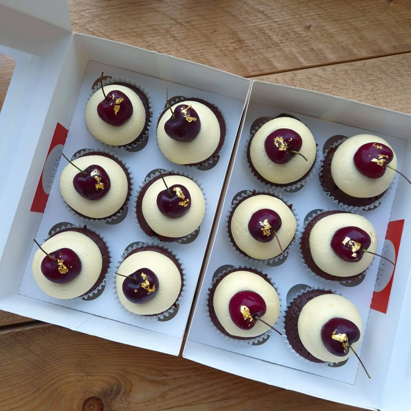 Merry Christmas! 

Thank you to all of my wonderful customers for so many Christmas orders this year. Forever greatful for every one of you 🥺⬆️

I hope you're all having the most wonderful Christmas.

Amber ✨️🤍🥂