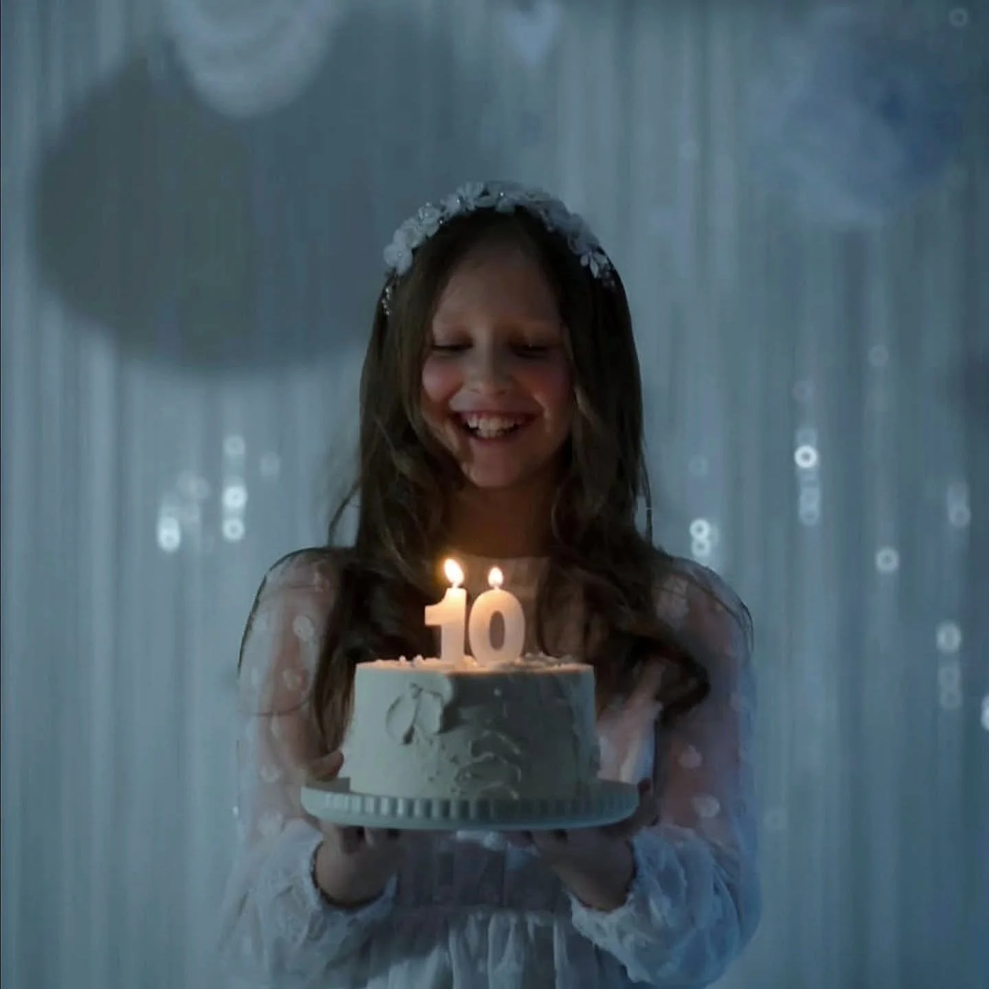 Proof that it's impossible to make a cake more beautiful than the person recieving it 🤍

A stunning customer photo from the past week 🕯

#amberscakery