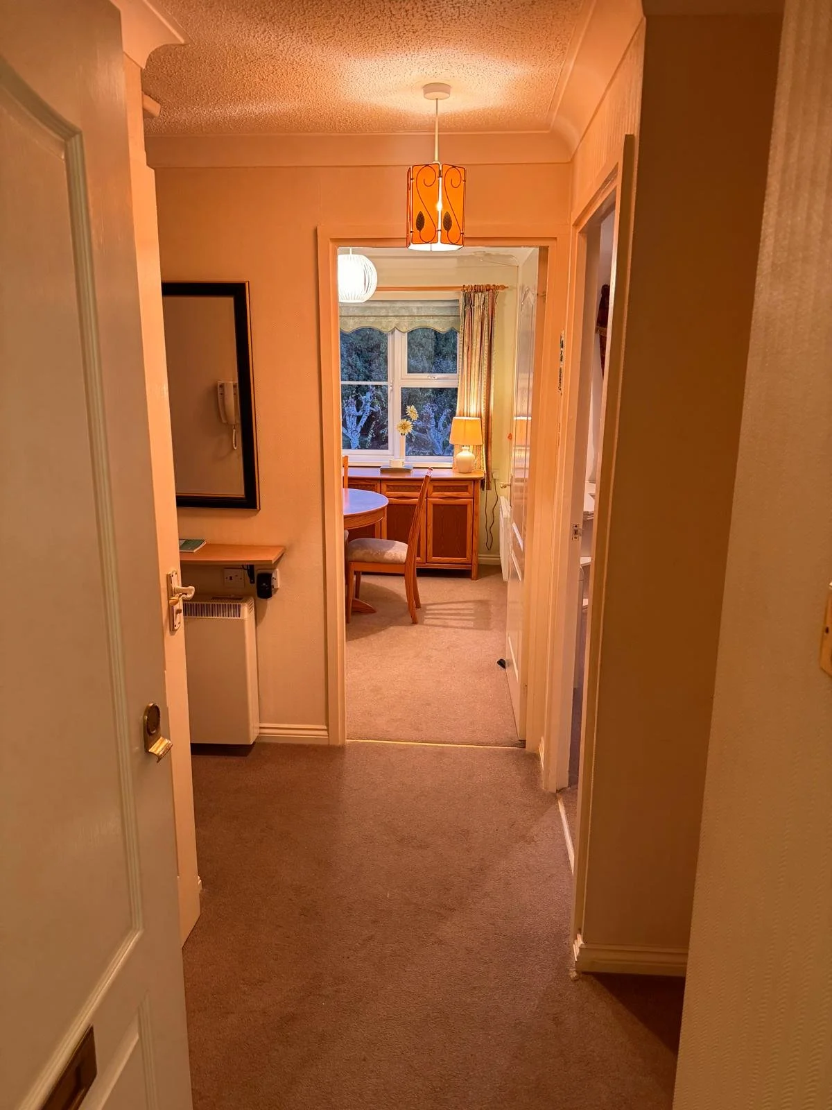 Hallway 1.jpg
