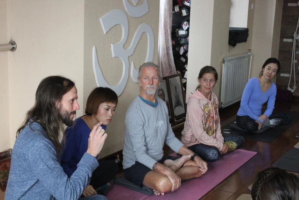 Mark, Joanne & Shankara Darby - China