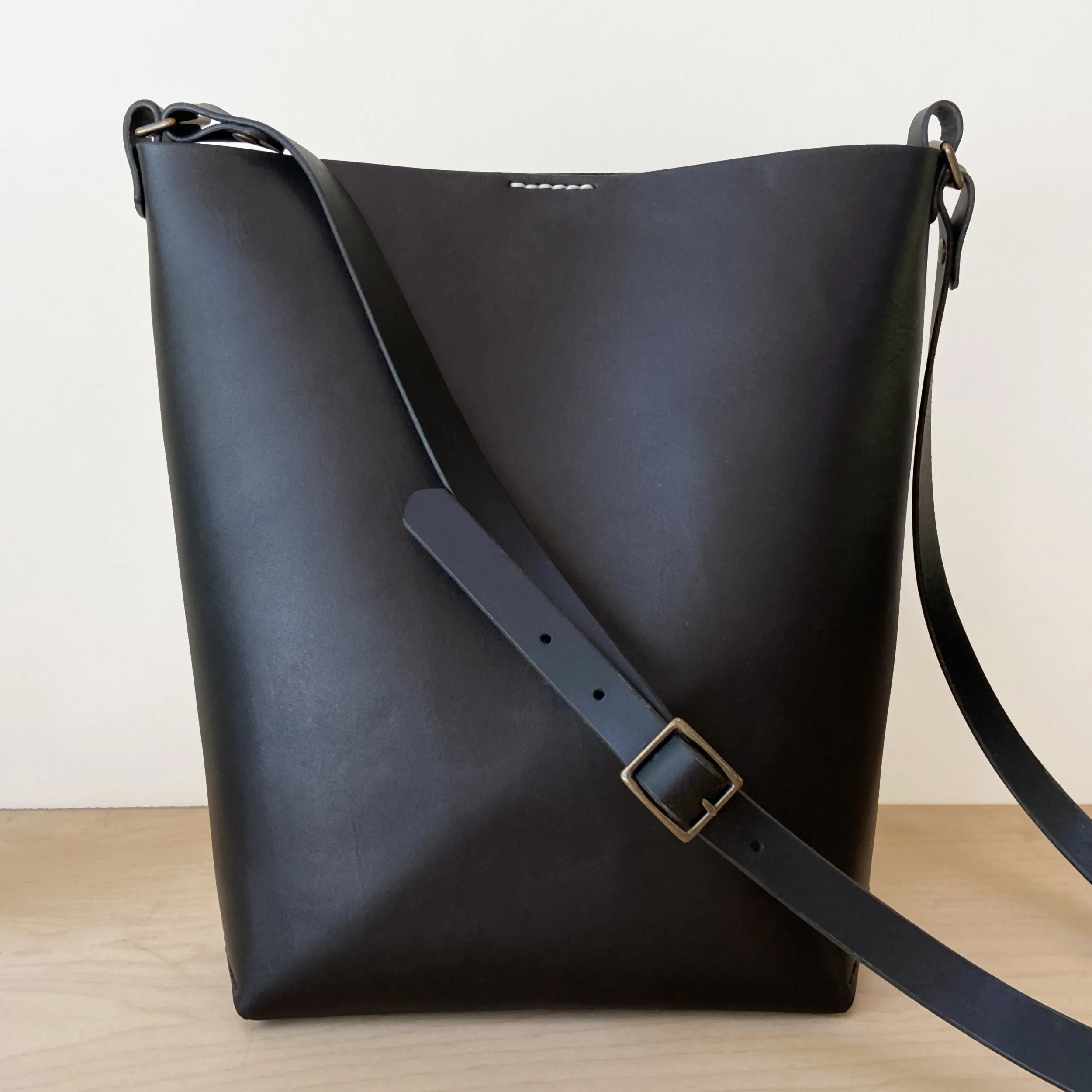 0_EverydayBag_Blk_Square.jpg