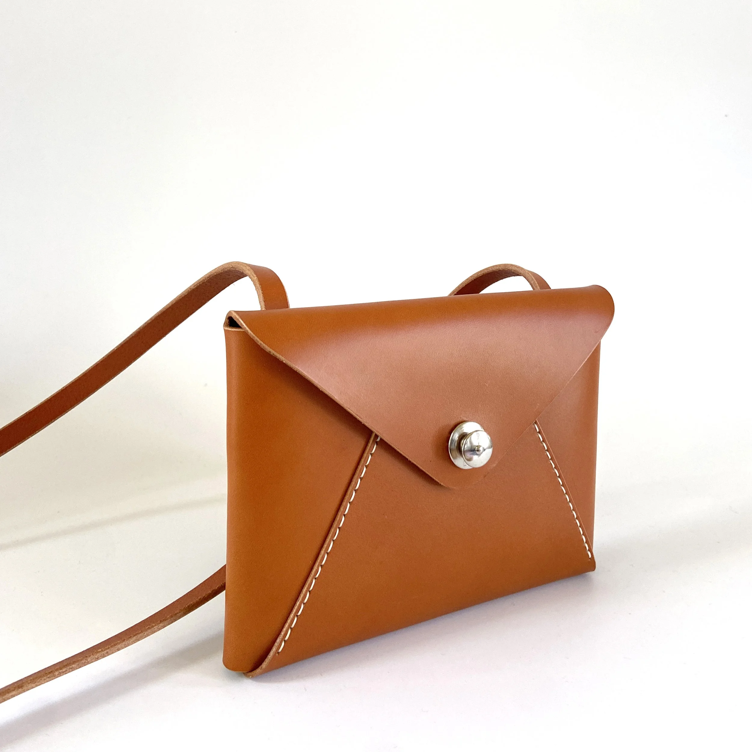 0_EnvelopeBag_Tan_SQ.jpg