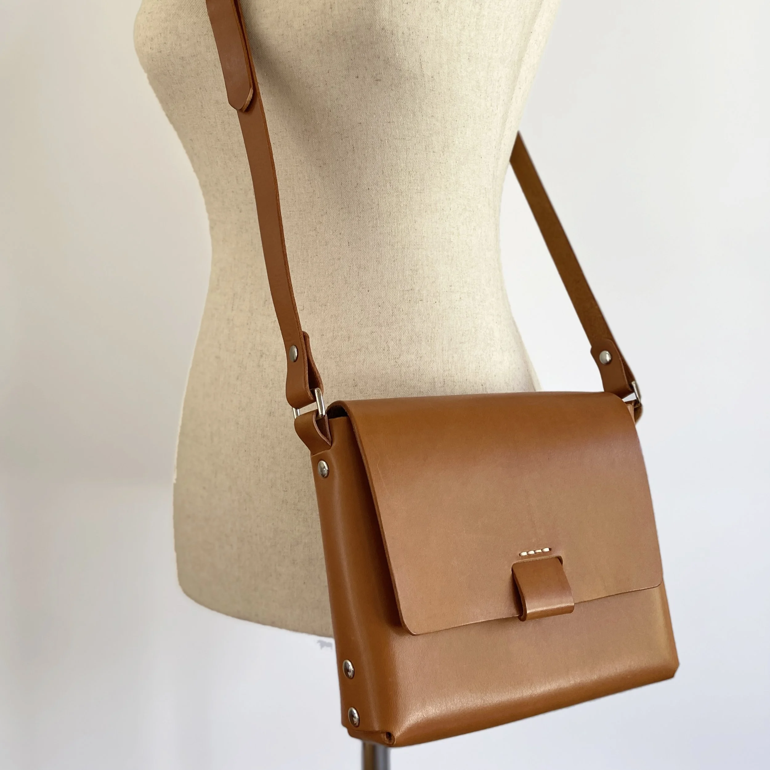 0_Crossbody_Tan2SQ.jpg