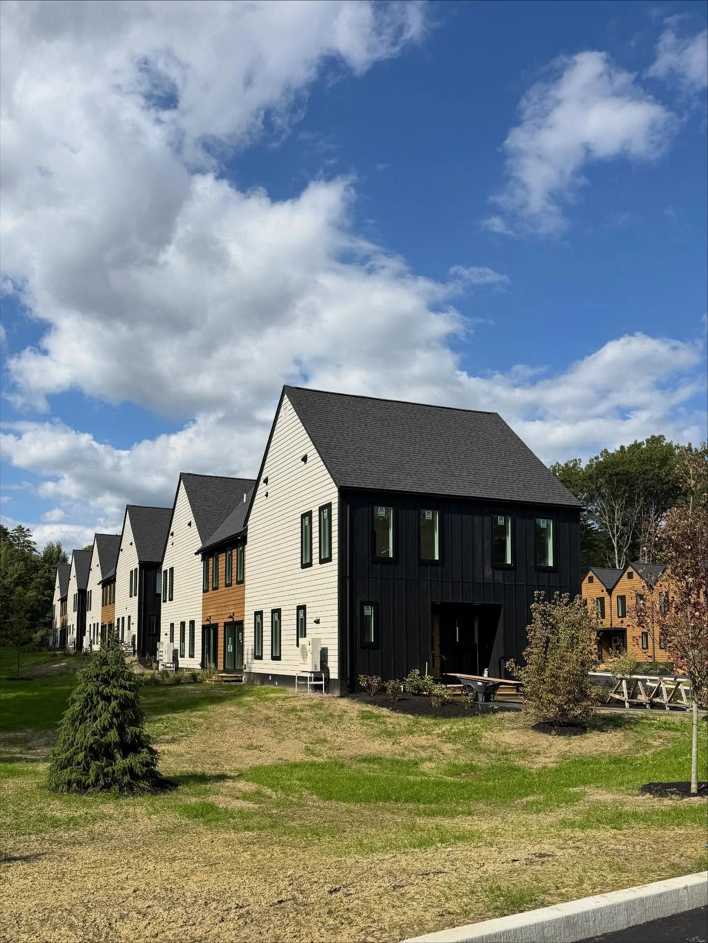 A team tour + pour at the recently completed Butler Road Condos in Boothbay. This modular workforce housing project in Boothbay offers a total of 20 new units each with private yard space, dedicated parking, and high performance heating/cooling syste