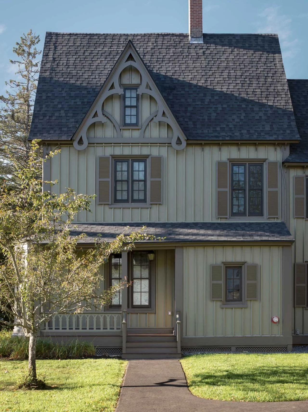 A look back at our work at the Boody-Johnson House at Bowdoin College! 🏡

Built in 1849, this house has been part of Bowdoin&rsquo;s story for a long time. Our team helped turn the historic space into a student residence, bringing in modern updates 