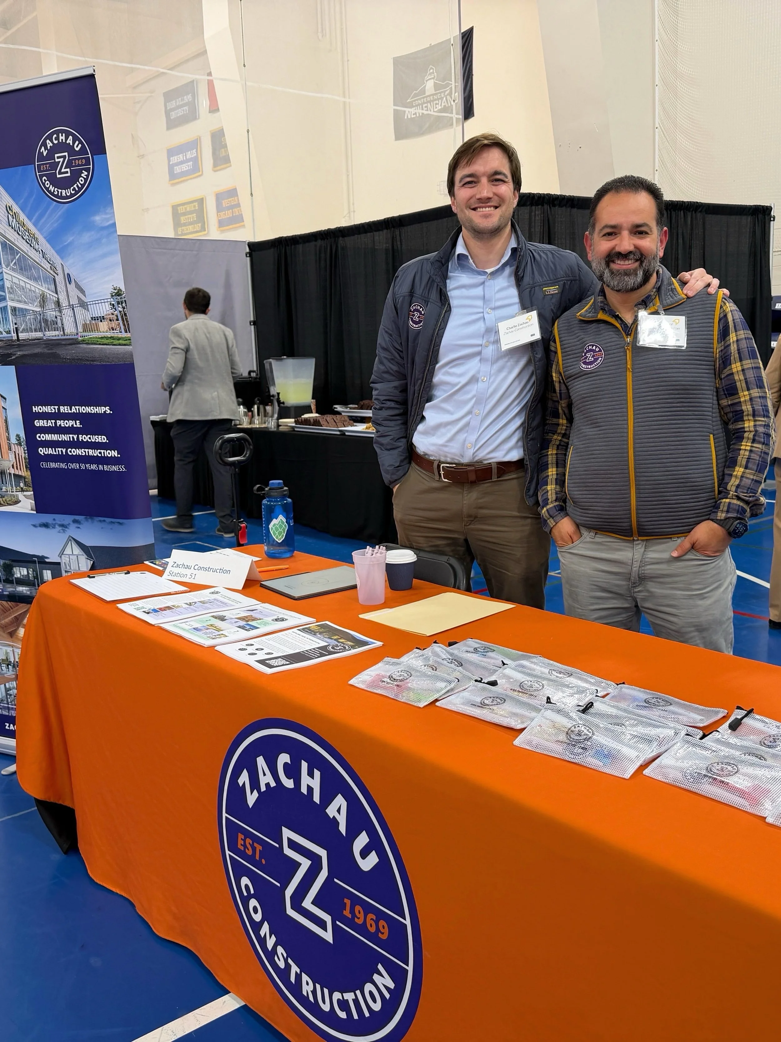 Charlie and Santo took Zachau to the UNE campus! 👋

They joined the University of New England&rsquo;s Industry Exploration Day to connect with students and talk about sustainability and summer internships.

Always good to meet the people who could b
