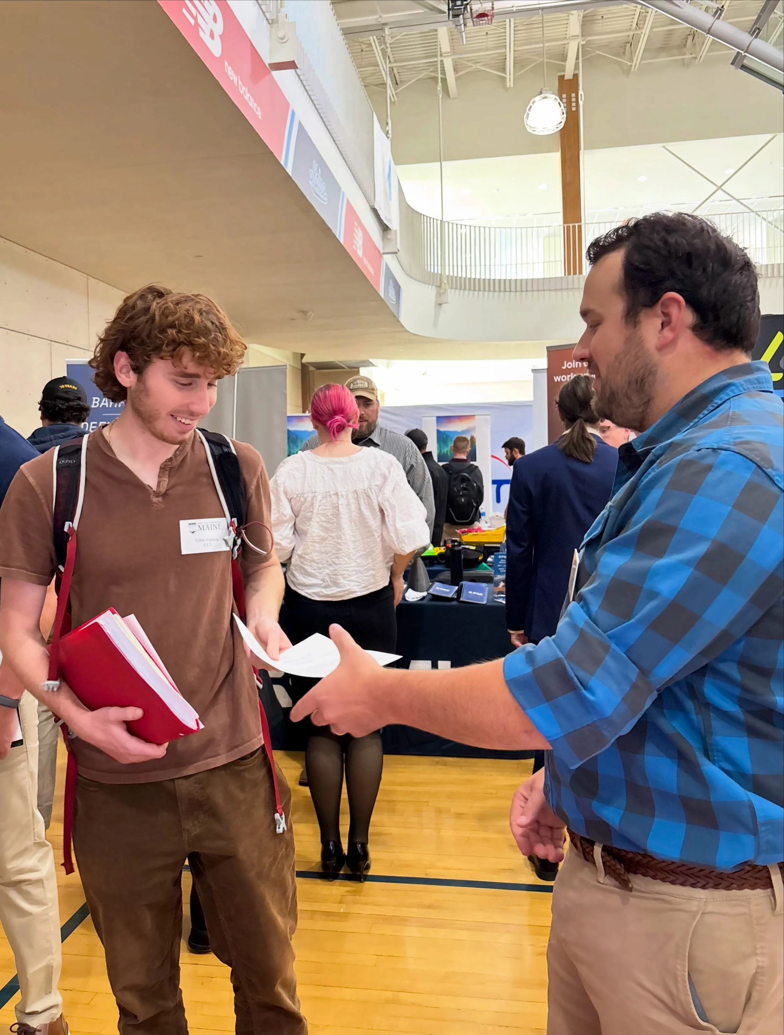 A few rounds of Plinko, some prizes, and plenty of good conversations at UMaine last week! 👋

Amanda, Simon, Jordy, and Finn joined the Engineering Career Fair to connect with students about summer internships and full-time opportunities after gradu