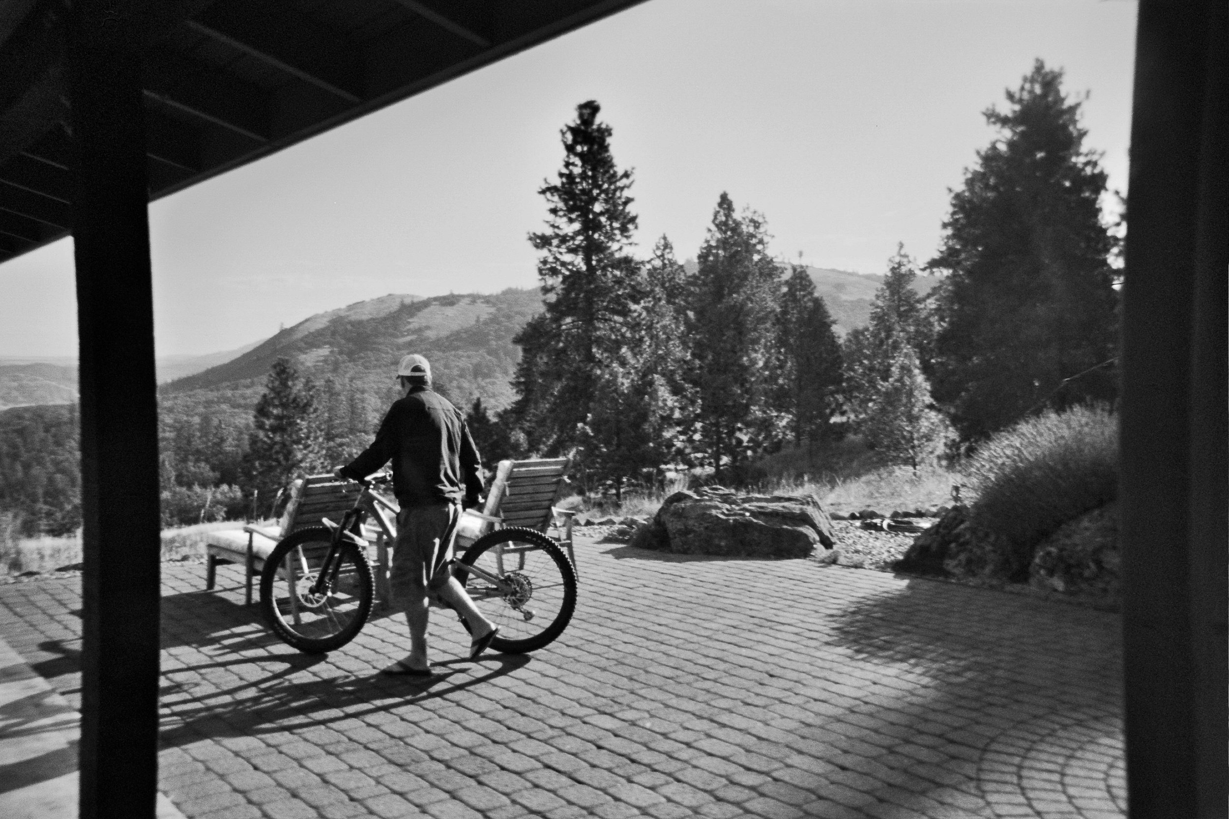 B&W Disposable Camera-1.jpg