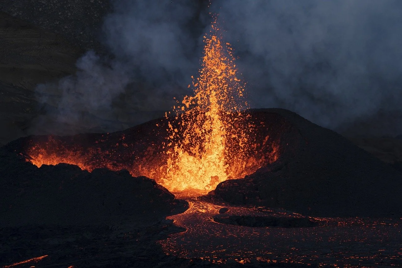 volcano-7396466_1280.jpg