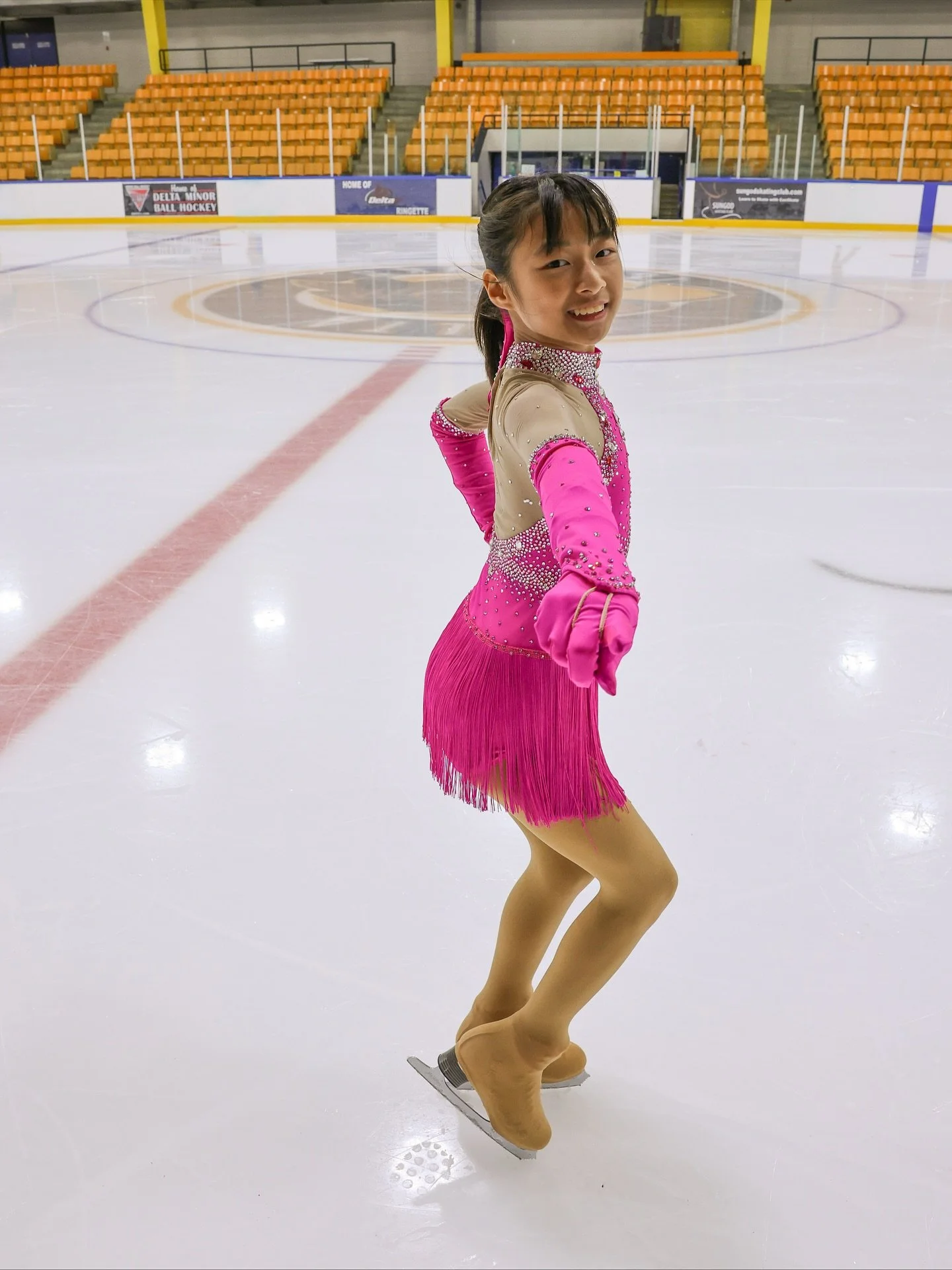 Meet Our Competitive Team 🌺 Isabelle Liang 

Isabelle is 11 years old and is competing at the Pre-Juvenile U13 level. Isabelle loves to match, &ldquo;I got my guards to match my dress! 😊&rdquo;