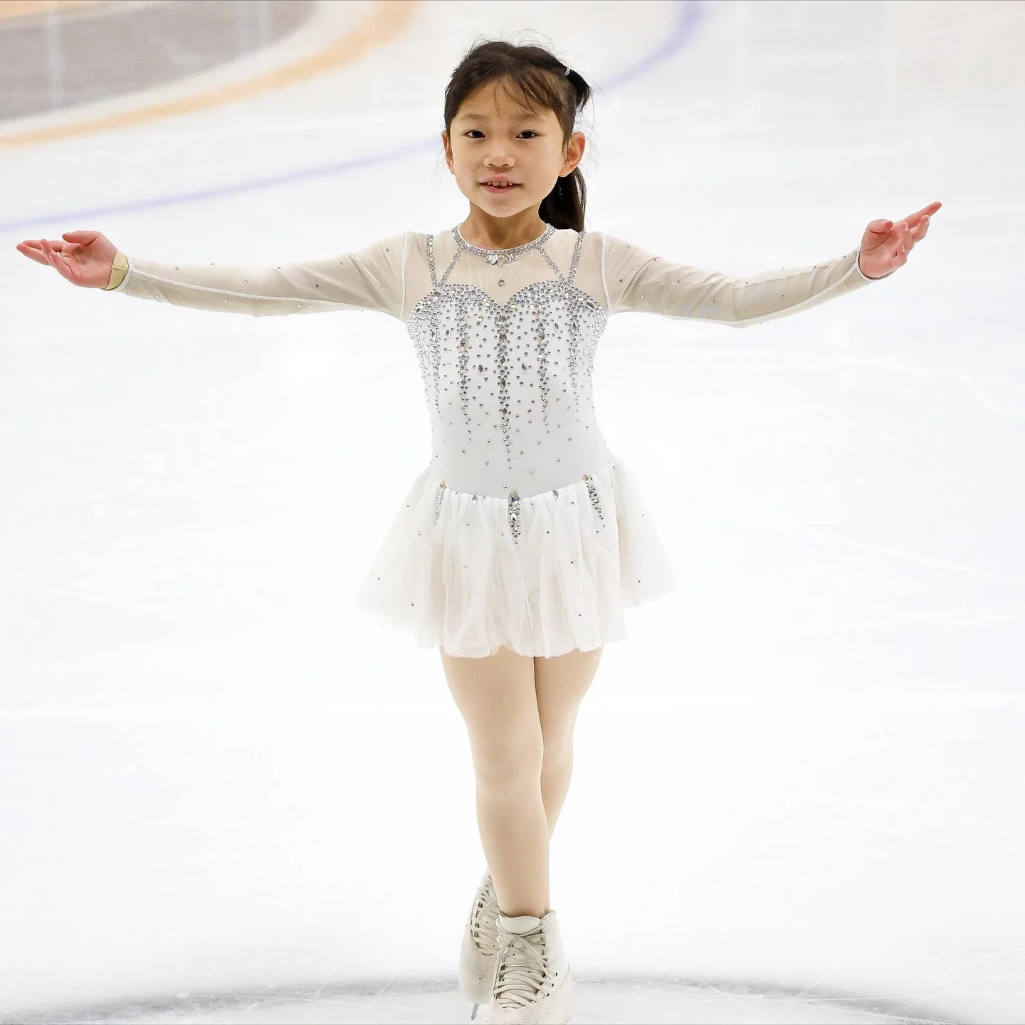 Meet Our Competitive Team 🌈 Zoe Wu 

Zoe is 8 years old and is competing at the  Pre-Juvenile U11 level. Zoe loves to draw!