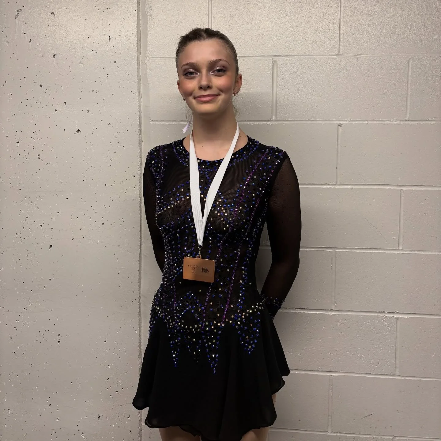 Congratulations to Makayla for her bronze medal in Star 4 women at Jingle Blades! 🥉