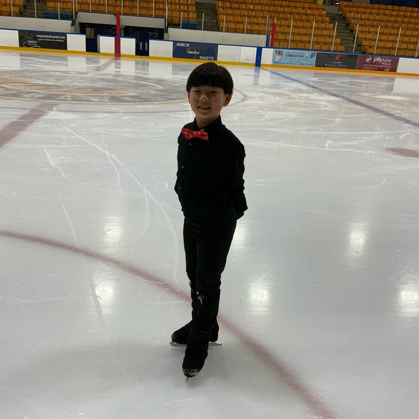 Our Saturday competitors - Louis Zhuang, Lucas Zhang, Leila Touahria, Aveline Sandhu, and Noelle Hartley ⛸️ good luck!