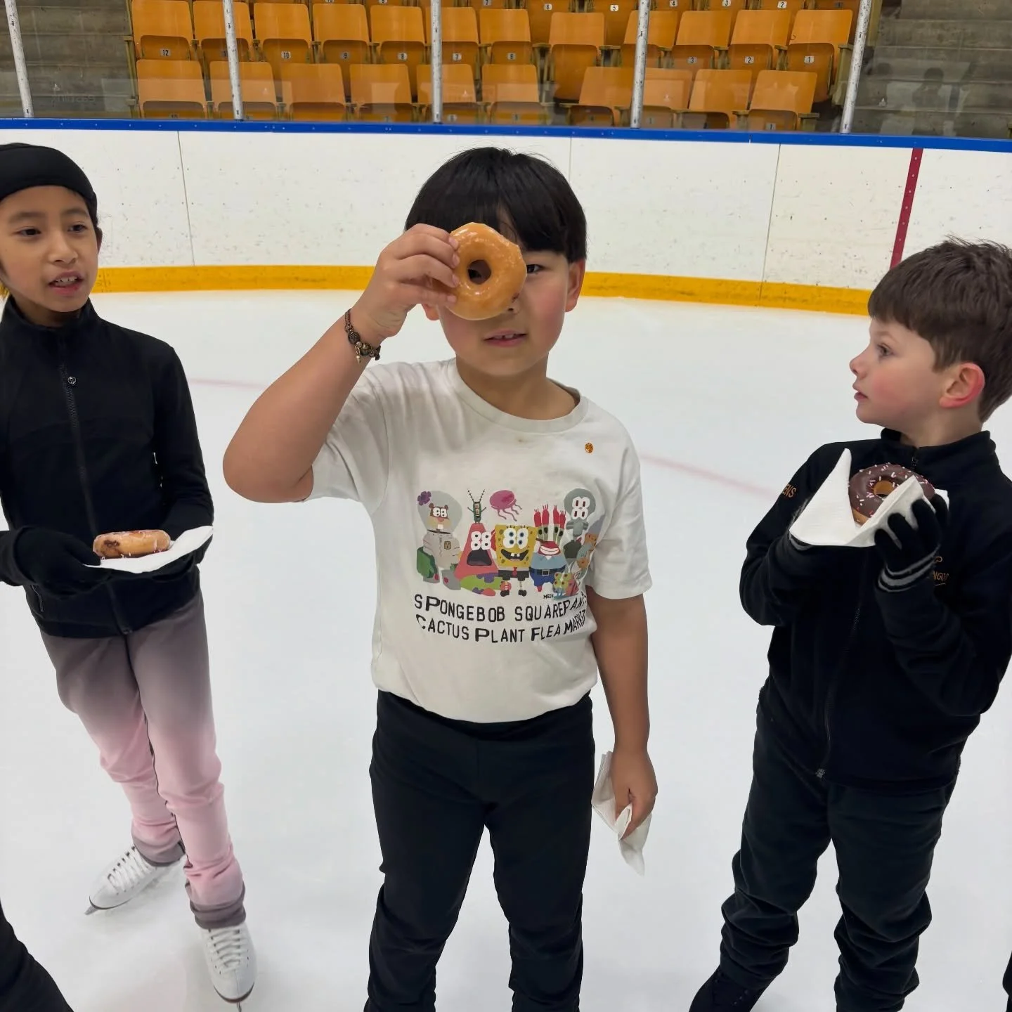 A little late valentine 💘 🍩 from our skating family to yours 💌