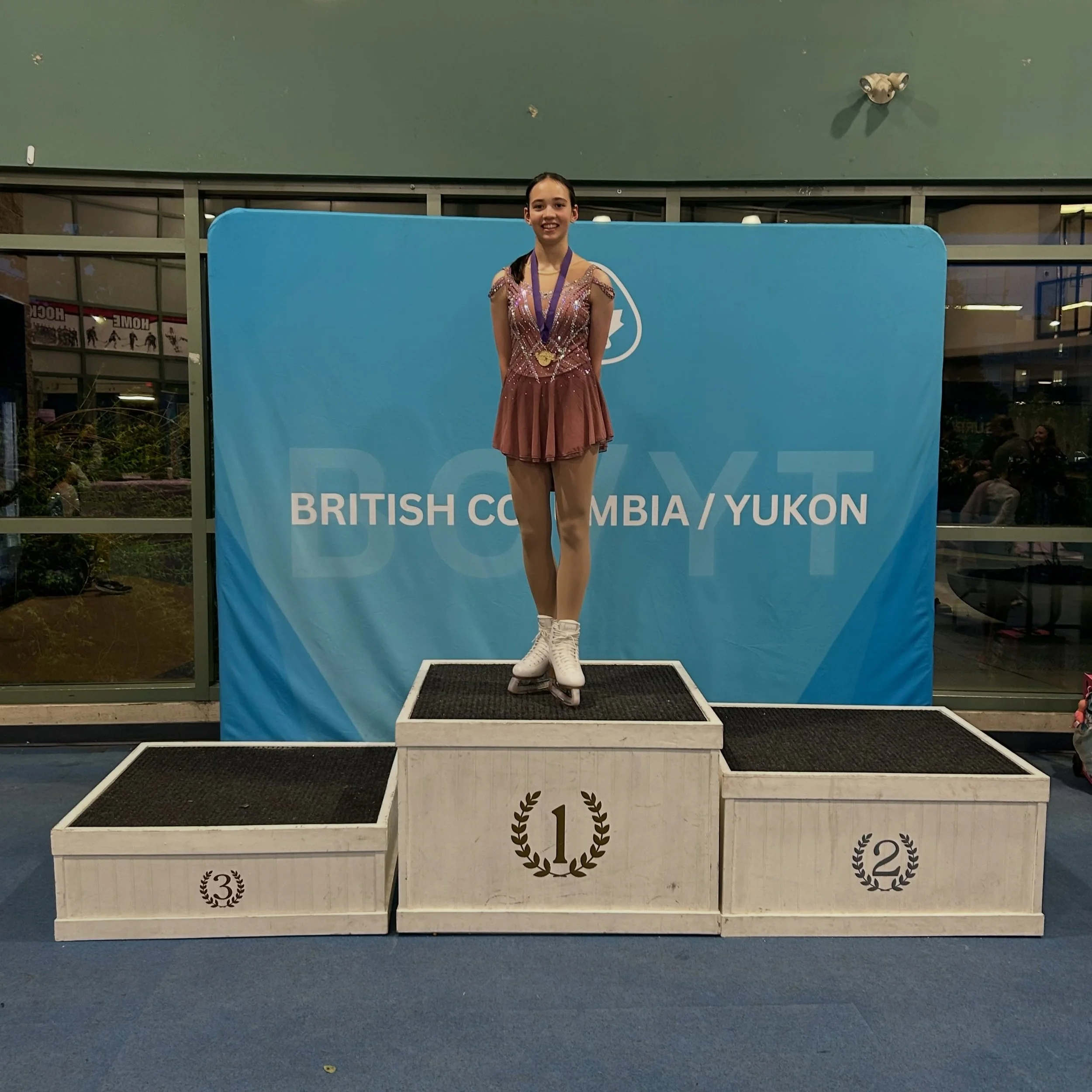 Going for 🥇 Sophie earned first place at the Victoria Day competition is Star 5 women! 🤩