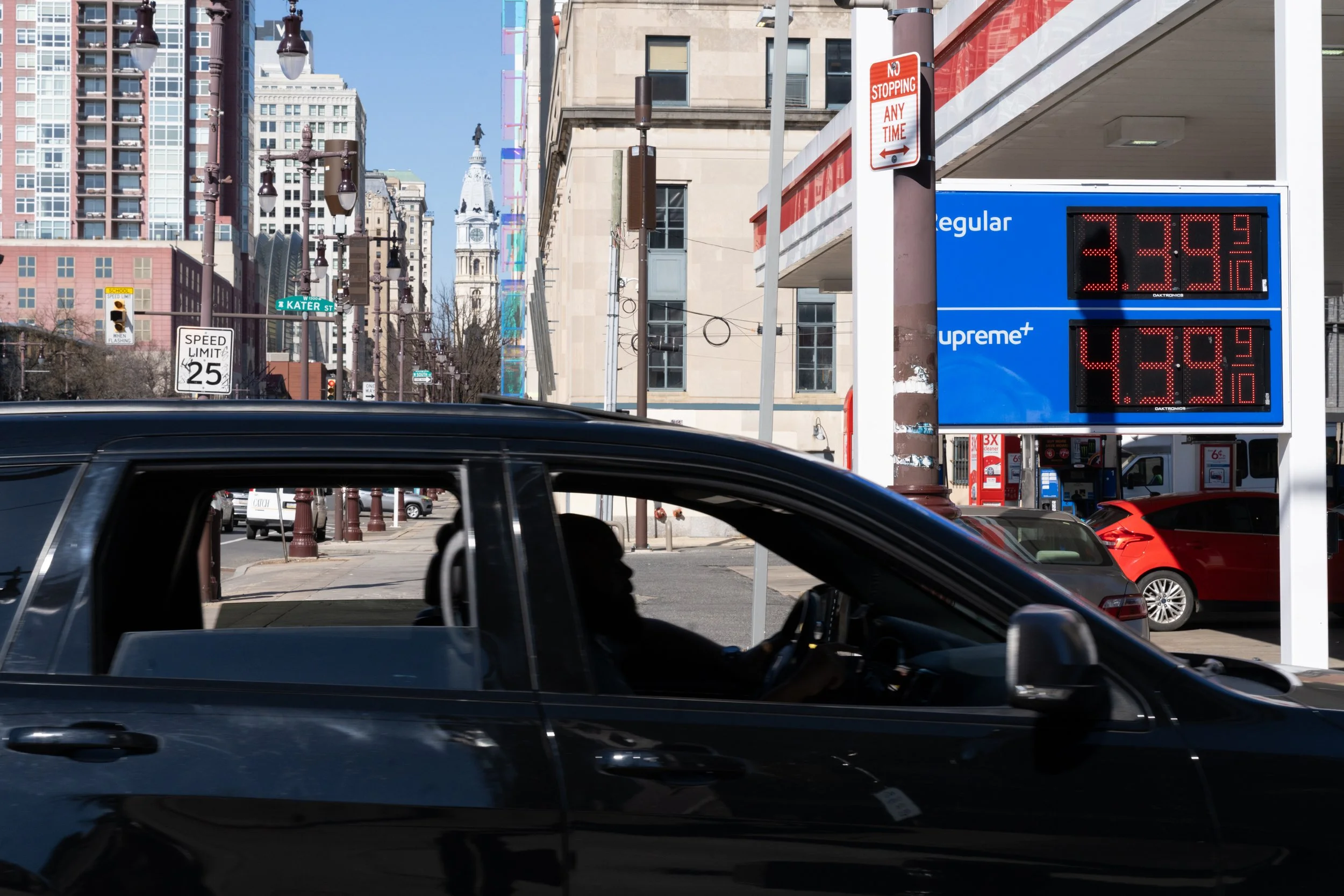 Gas prices rise in Philadelphia