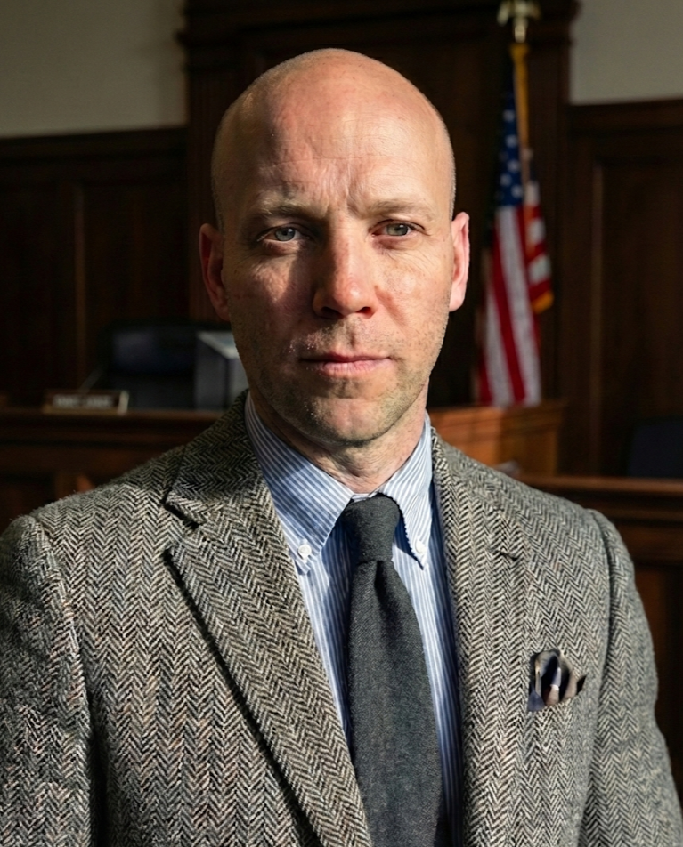 An experienced and aggressive trial lawyer.  Have you been charged with a crime like homicide, sexual assault, or a serious felony?  Start taking apart the prosecution's case against you from Day One.  Reserve a personalized defense strategy session.