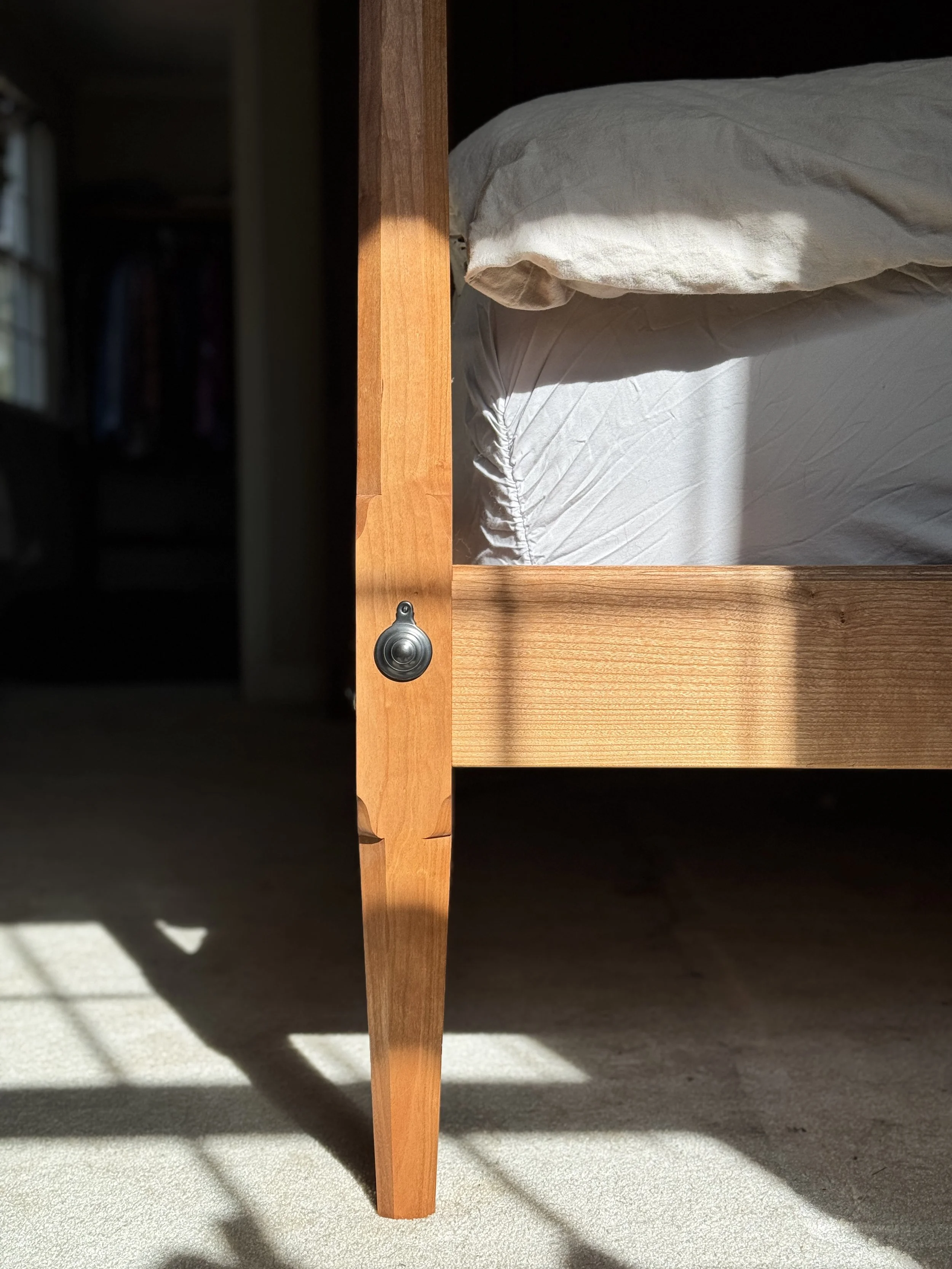 Four Poster Bed in Cherry