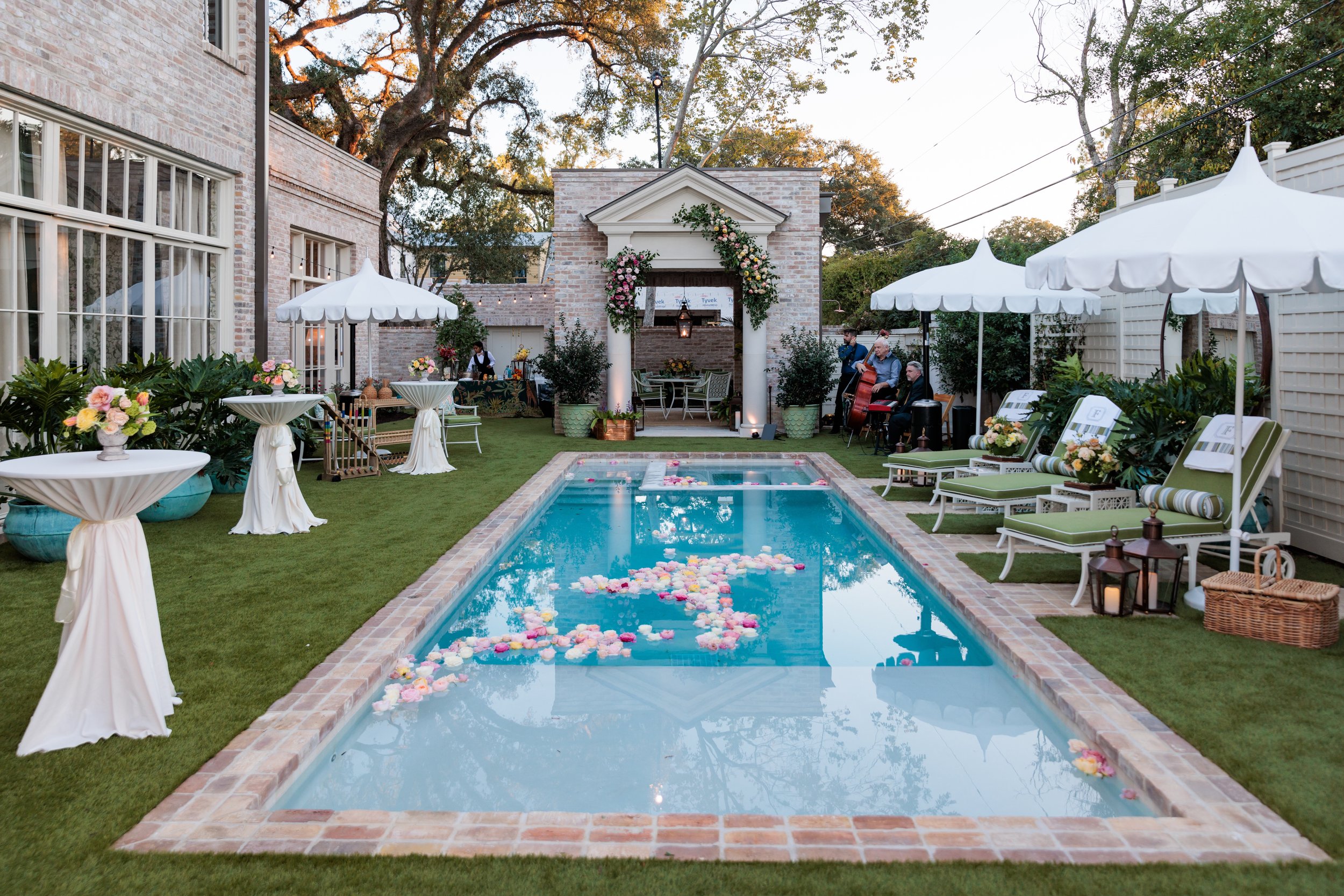 BATON ROUGE SHOWHOUSE