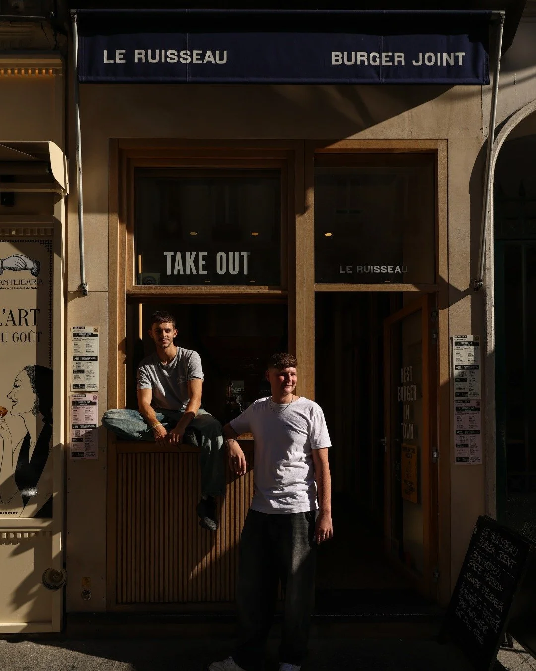 Matt et Jules vous accueillent du lundi au dimanche, de 11h45 &agrave; 22h30, au Ruisseau Rambuteau.

📍22 Rue Rambuteau, 75003 Paris