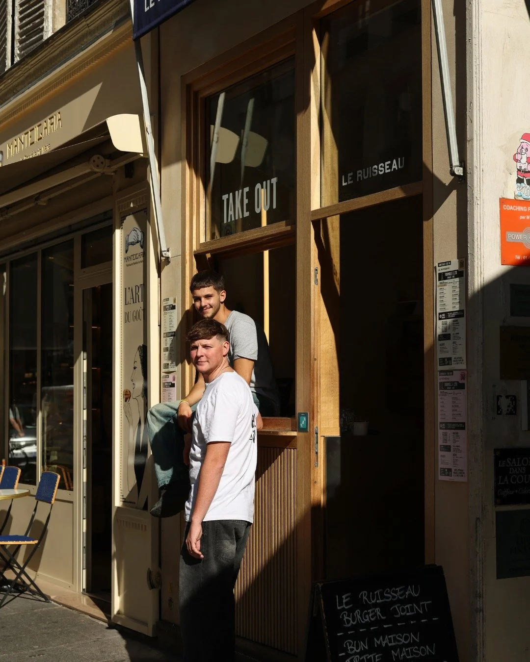Le soleil revient et les burgers en terrasses aussi !
 
Terrasses ouvertes au Ruisseau 14 &amp; 18