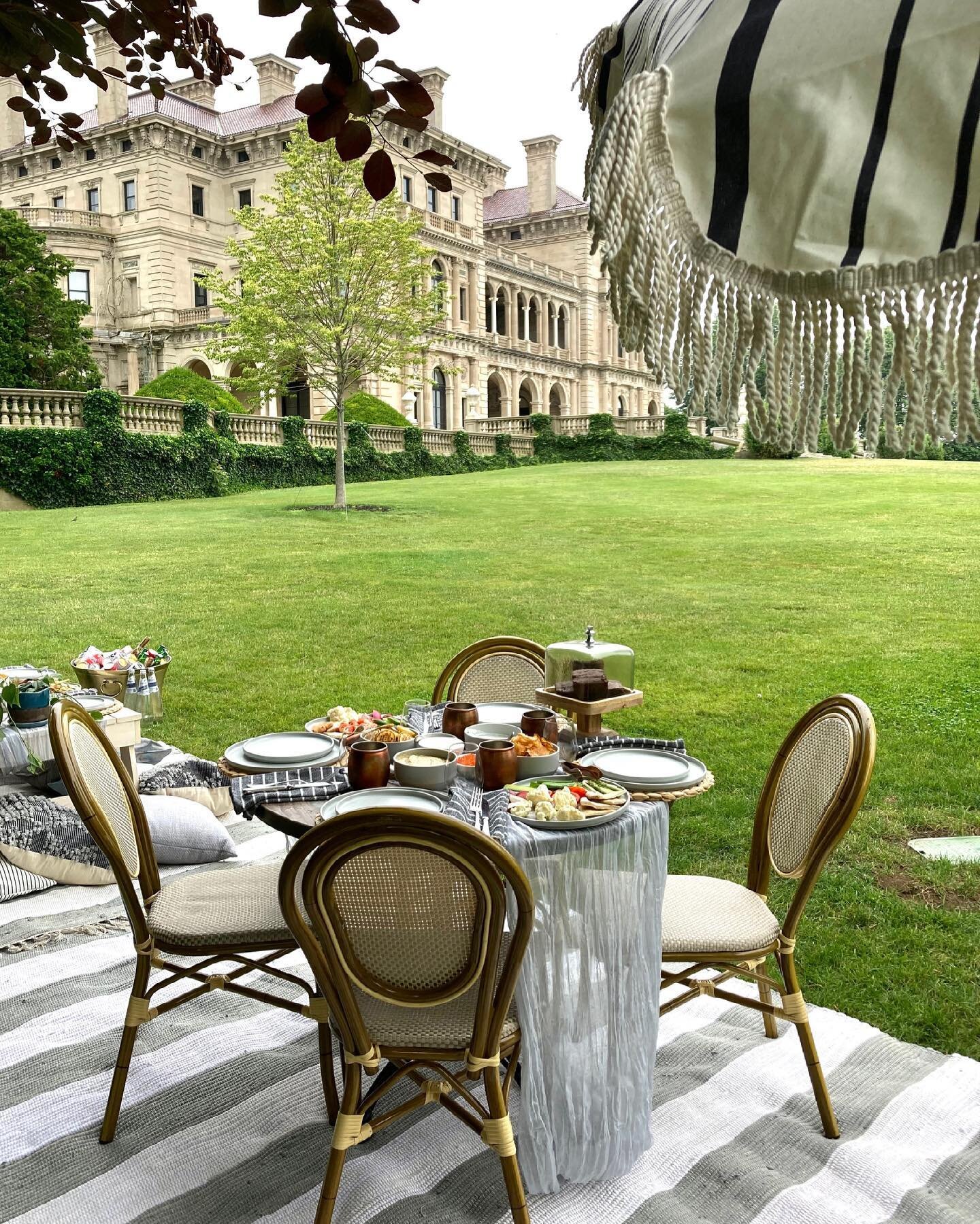 Let us bring the elegance to your next picnic. 
#stoneacre #newportri #TheClassicCoast #newportmansions