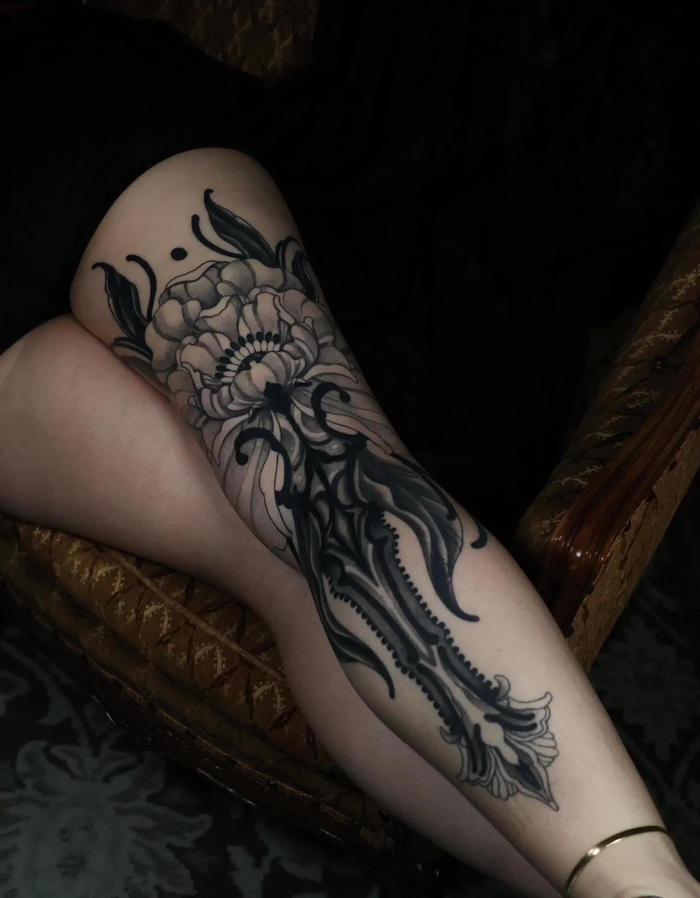 I finally got to snag some photos of this piece fully healed🖤

I would love to create more projects in this placement
.
.
.
#tattoo #tattooart #tattooartists #tattooideas #ladytattooer #femaletattooartist #fusionink #solidink 
#tattoooftheday #newje