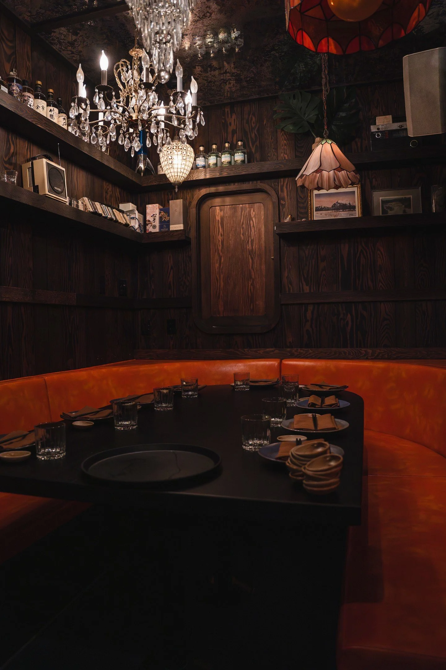 Turn up the lights, grab the mic, and let loose in the Boogie Booth, Banff&rsquo;s most intimate karaoke party spot! 🎶🔥