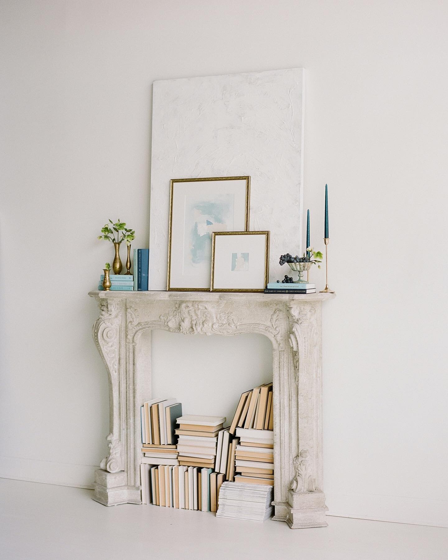 Art + vintage books. Two elements we love incorporating into our event designs. Especially when it&rsquo;s meaningful to our clients! 
.
I could admire these beauties by @katiemaddenfineart forever. What artists inspire you?!