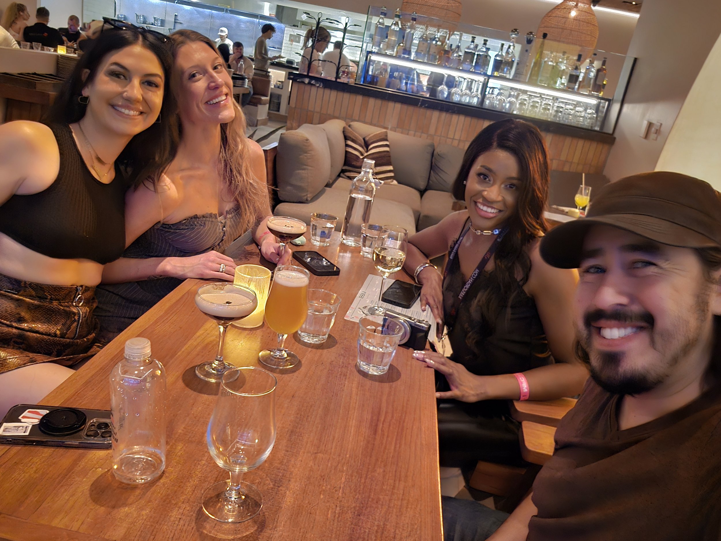 Megan Mistakes, Addison Vodka, Nicole Kitt (Drinks in Vegas - 2026)
